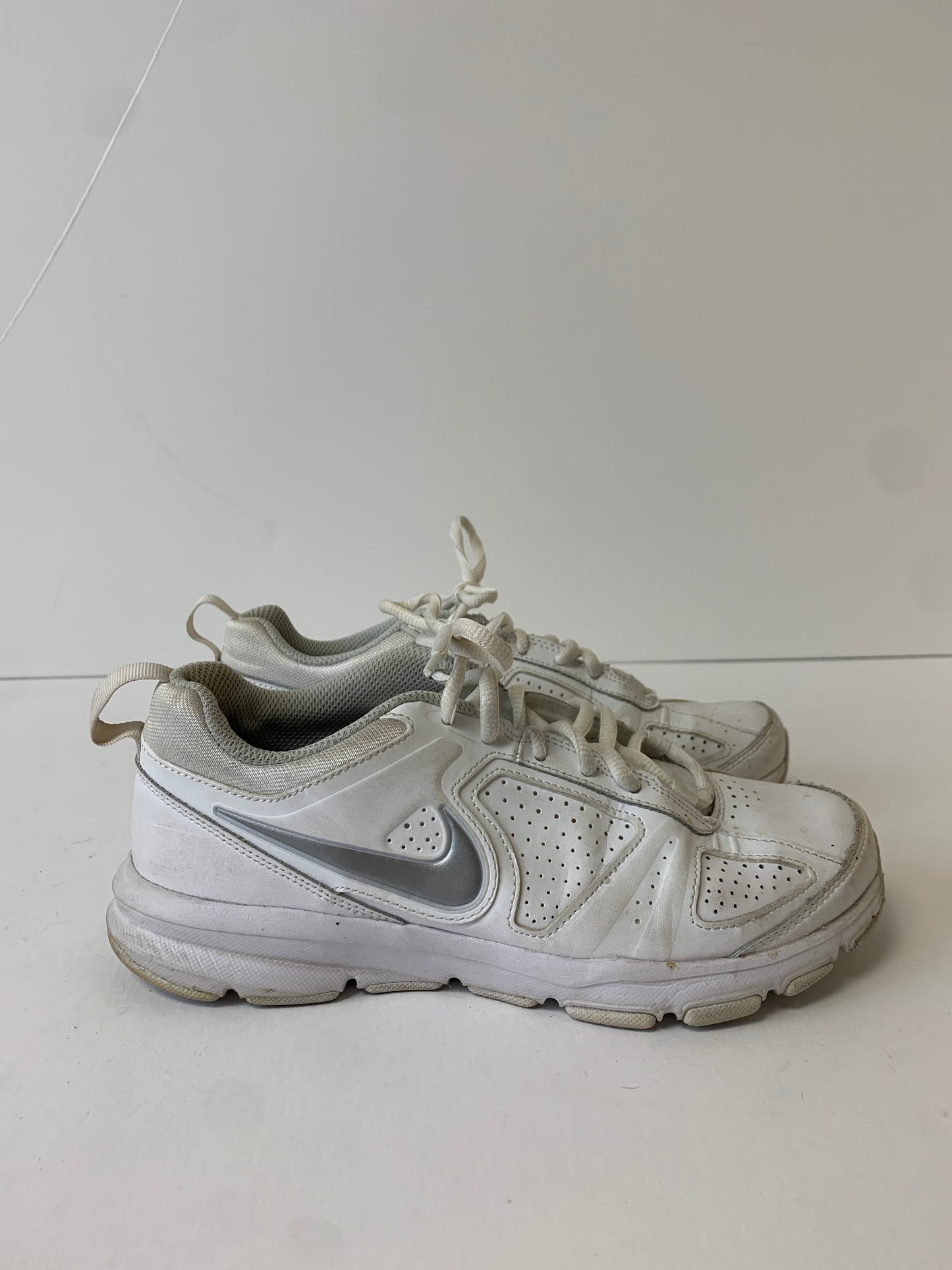 Shoes Athletic By Nike Size: 8