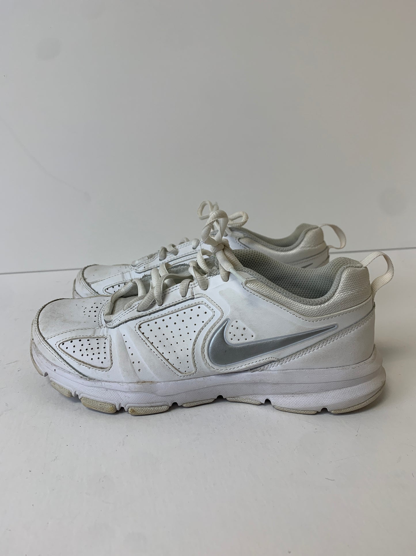 Shoes Athletic By Nike Size: 8