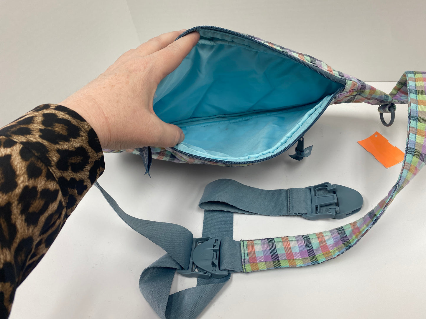 Handbag By Vera Bradley Size: Large