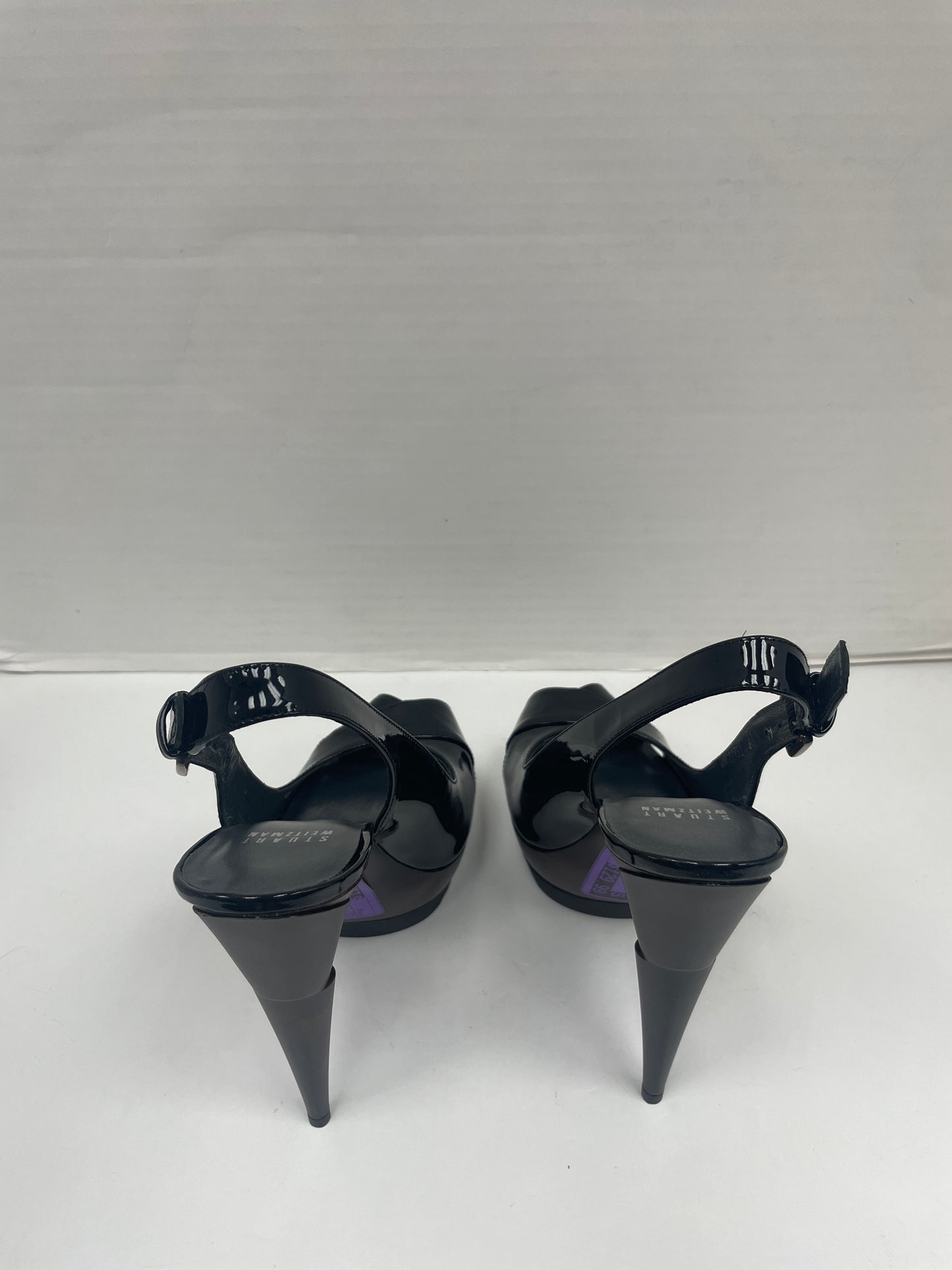 Shoes Designer By Stuart Weitzman Size: 6