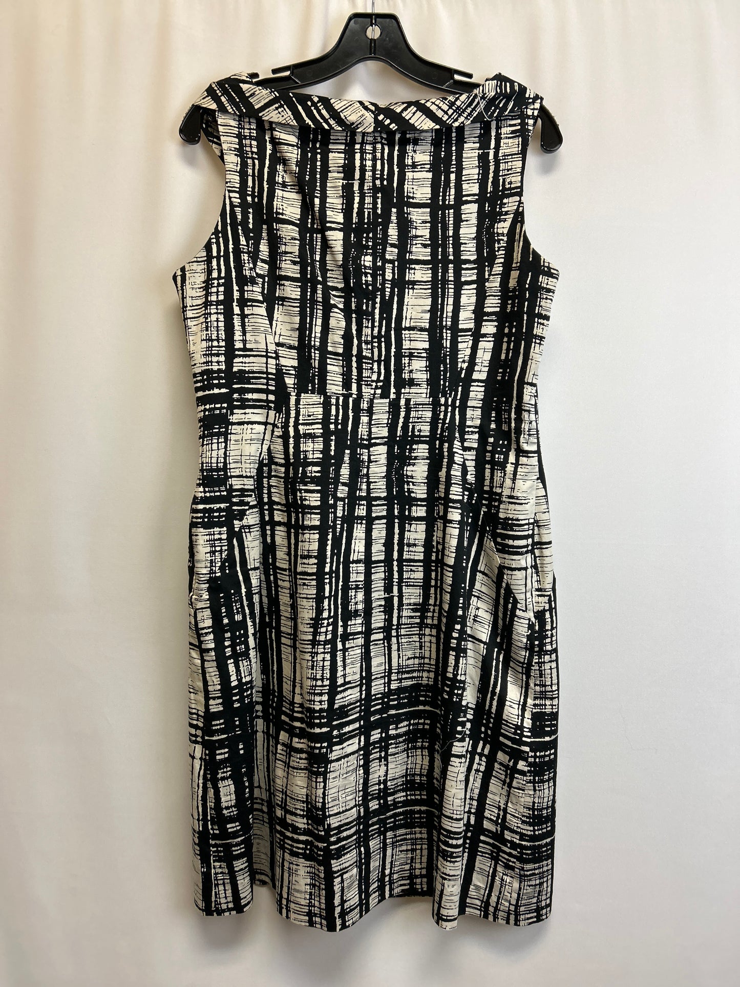Dress Casual Midi By Ann Taylor Size: M