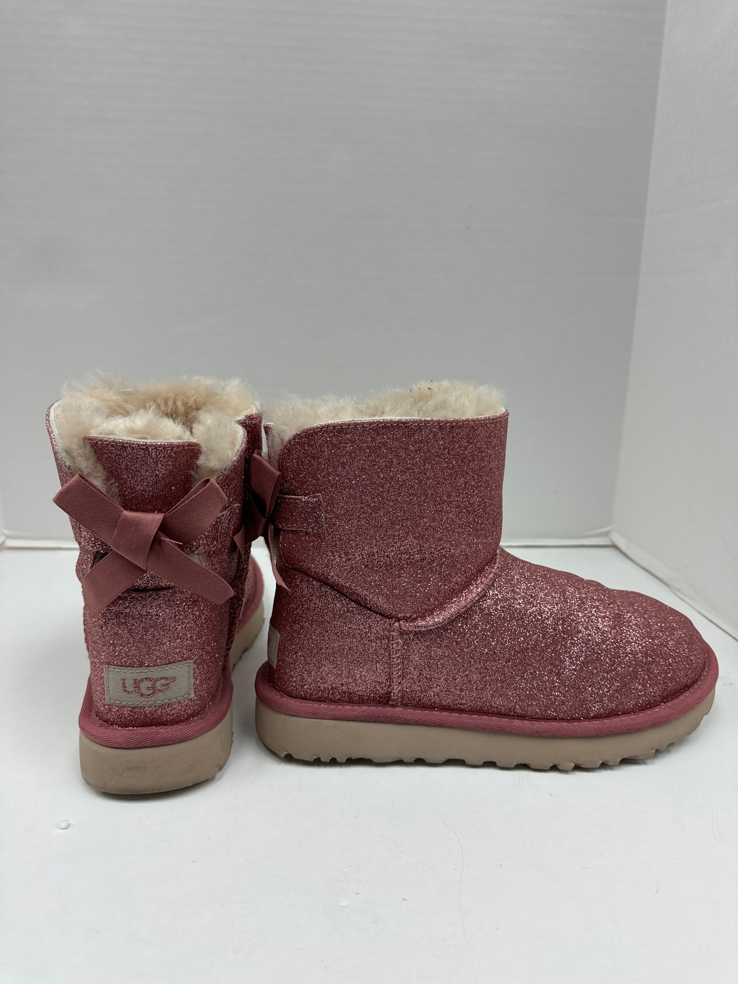Boots Ankle Flats By Ugg Size: 6