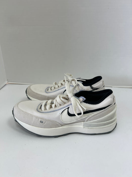 Shoes Athletic By Nike  Size: 5.5