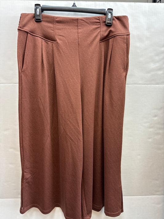 Capris By Matilda Jane  Size: L