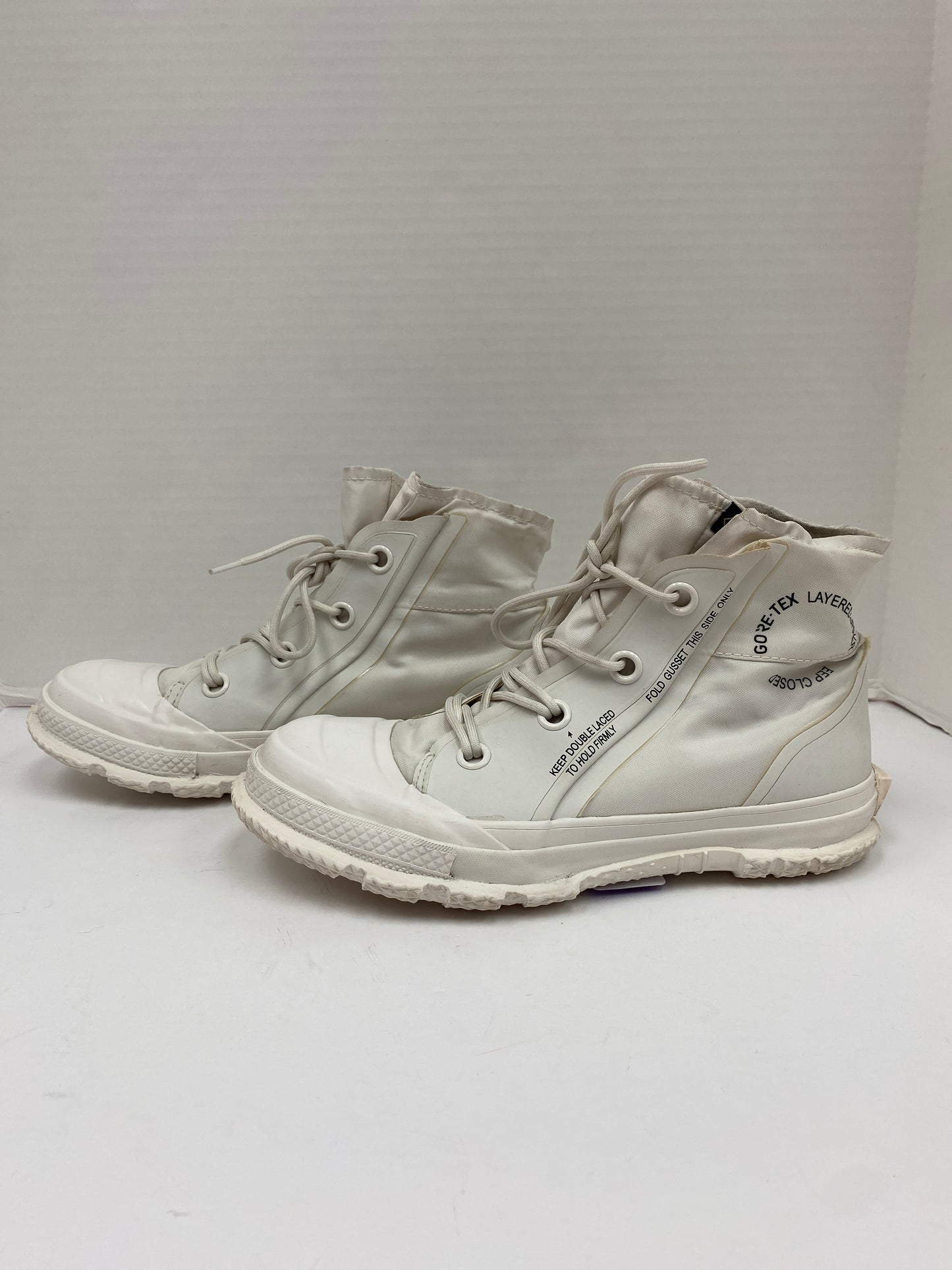 White Shoes Sneakers Converse, Size 8