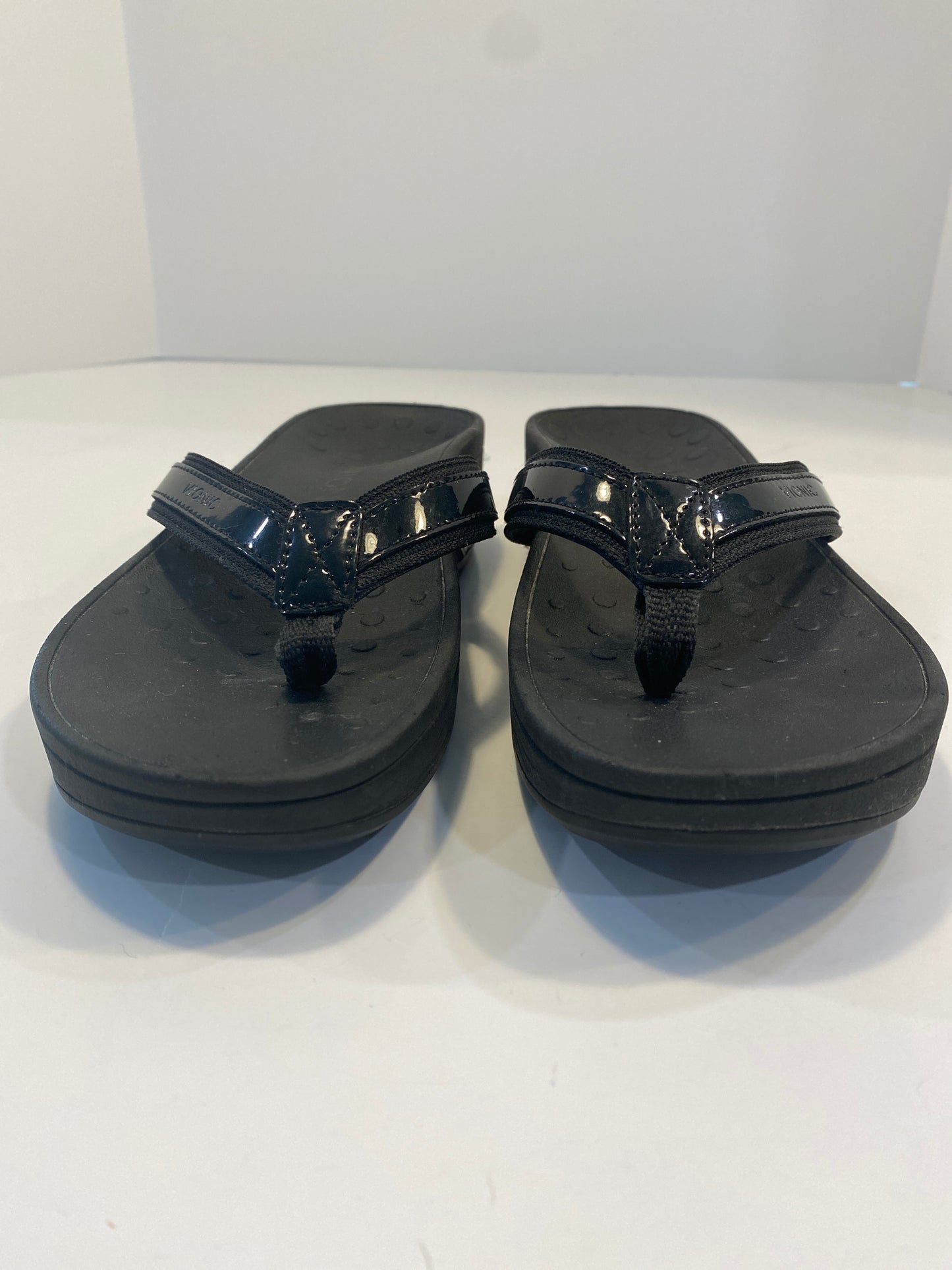 Black Sandals Flip Flops Vionic, Size 8