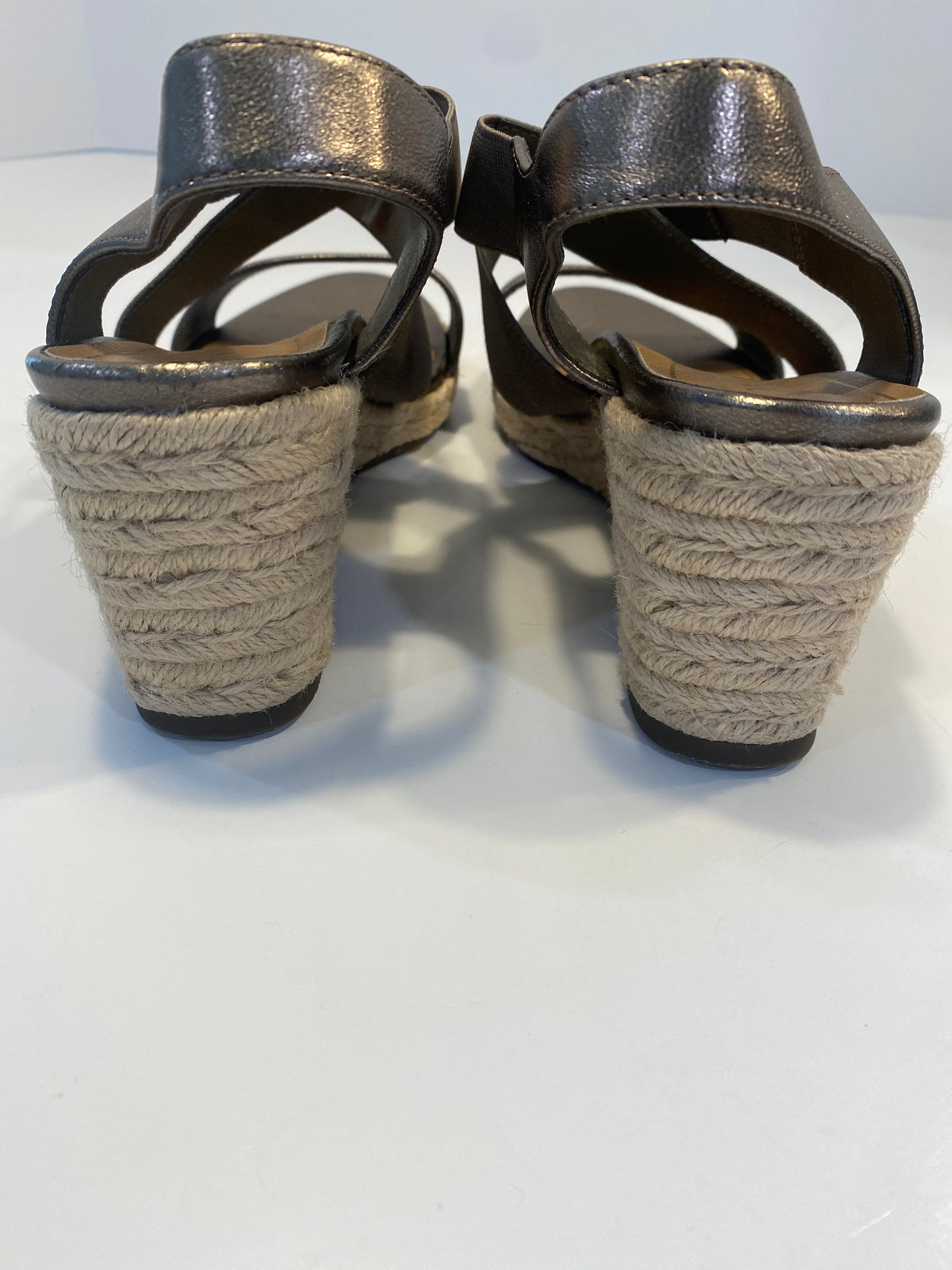 Taupe Sandals Heels Block Vionic, Size 8