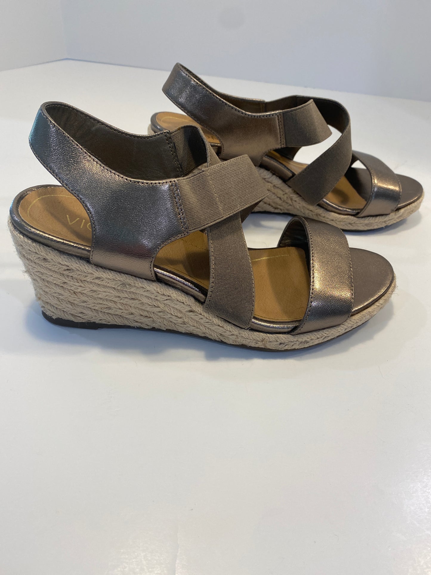 Taupe Sandals Heels Block Vionic, Size 8