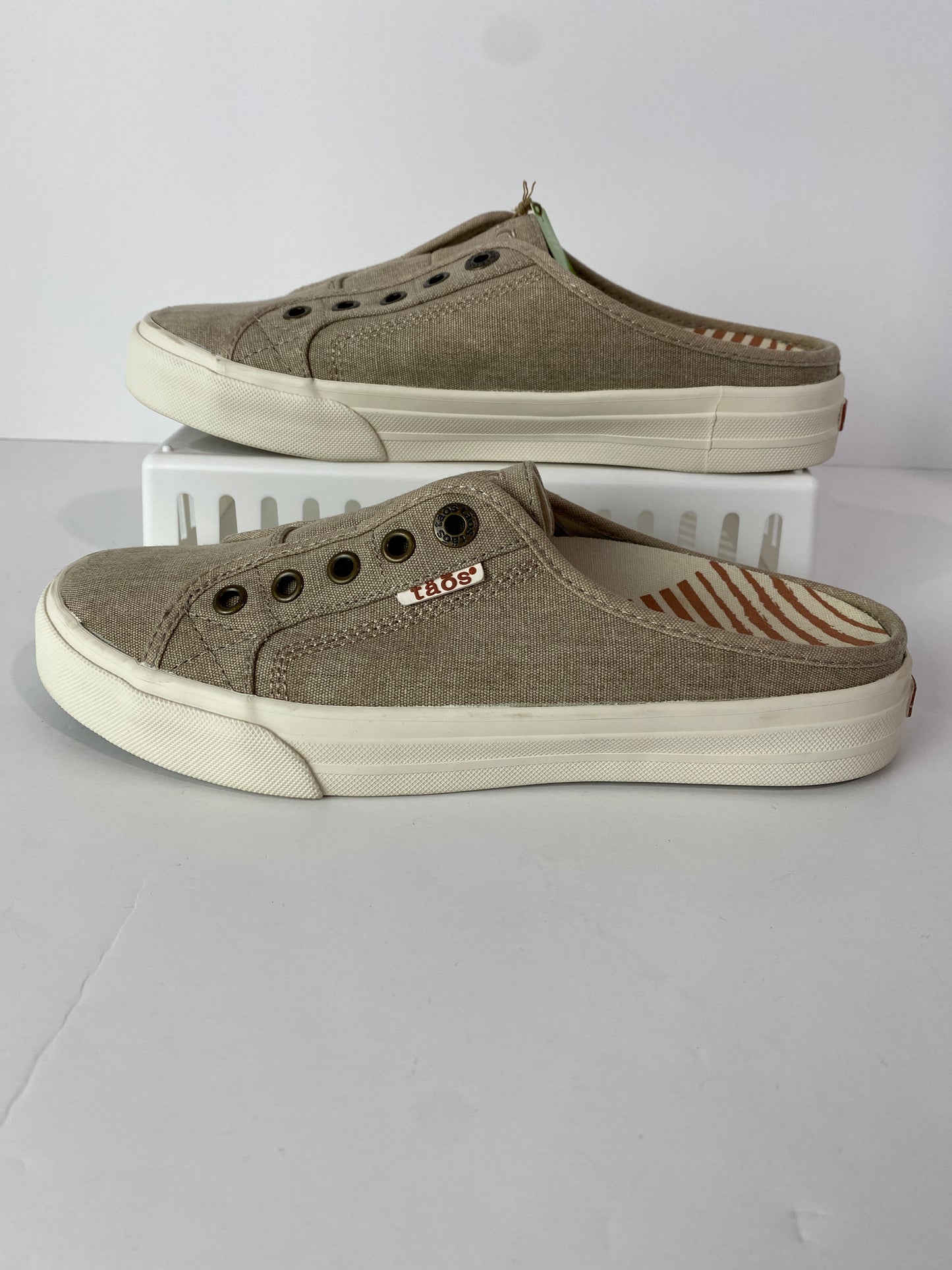 Tan Shoes Sneakers Taos, Size 7.5