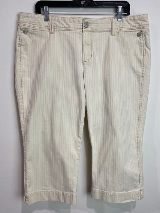 Cream Capris Gap, Size 16