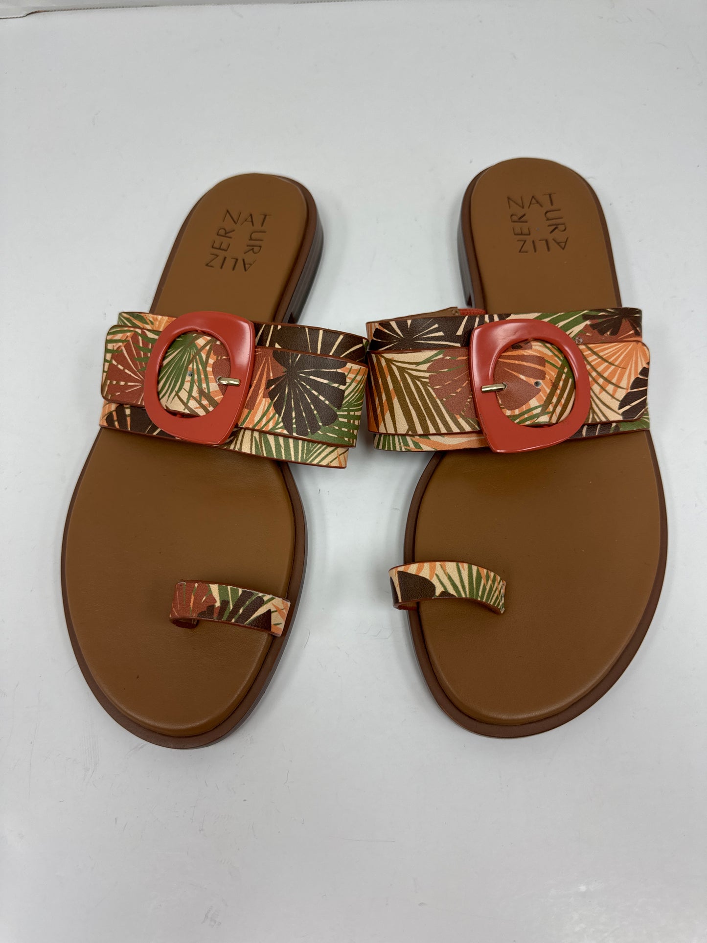 Tan Sandals Flats Naturalizer, Size 7.5