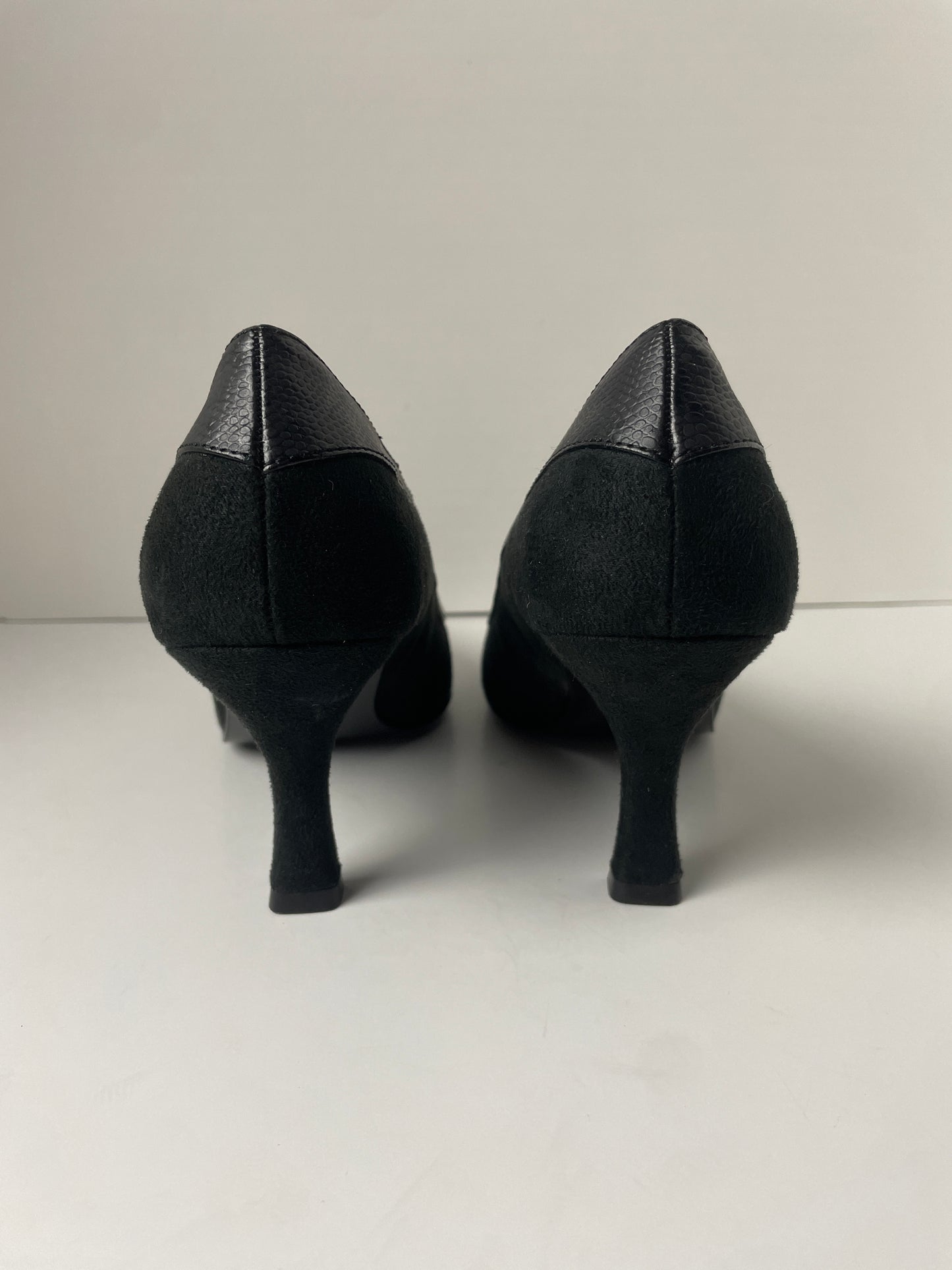 Black Shoes Heels Kitten Kim Rogers, Size 8