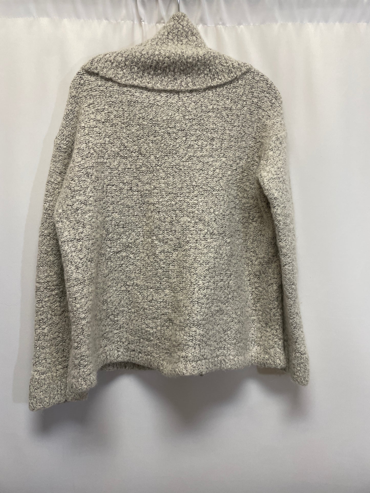 Sweater By Gap In Cream, Size: M