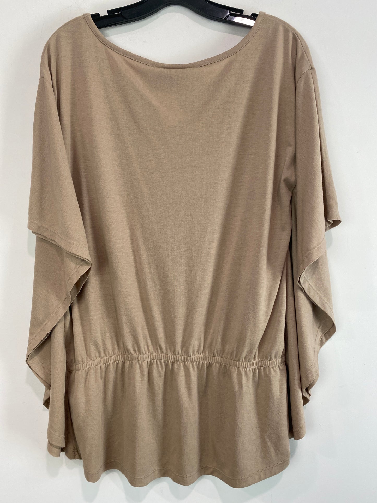 Top Short Sleeve By Apostrophe In Tan, Size: L