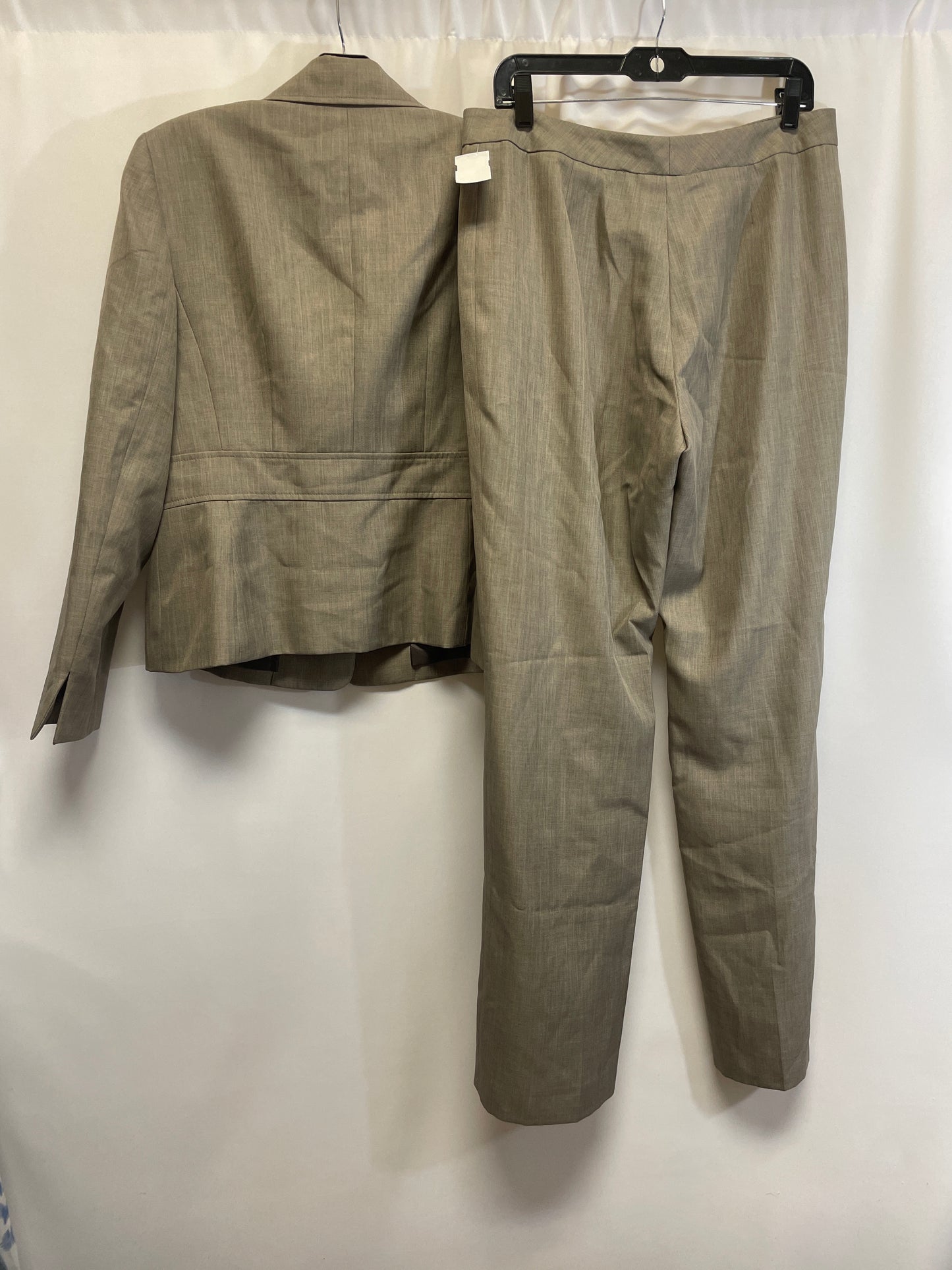 Pants Suit 2pc By Le Suit In Tan, Size: M