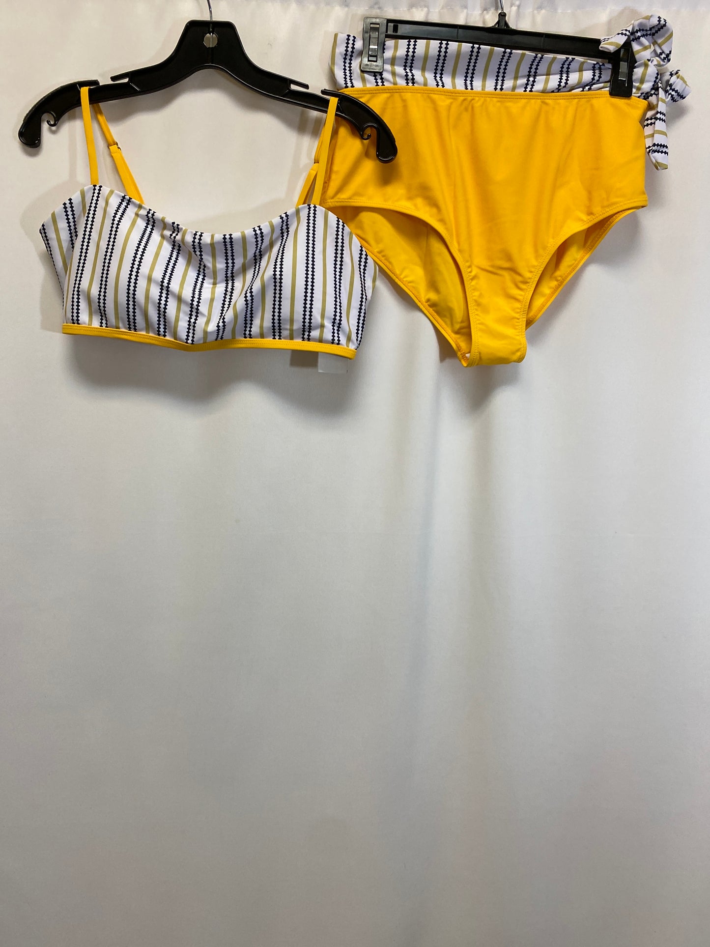 Swimsuit 2pc By Clothes Mentor In Yellow, Size: Xl