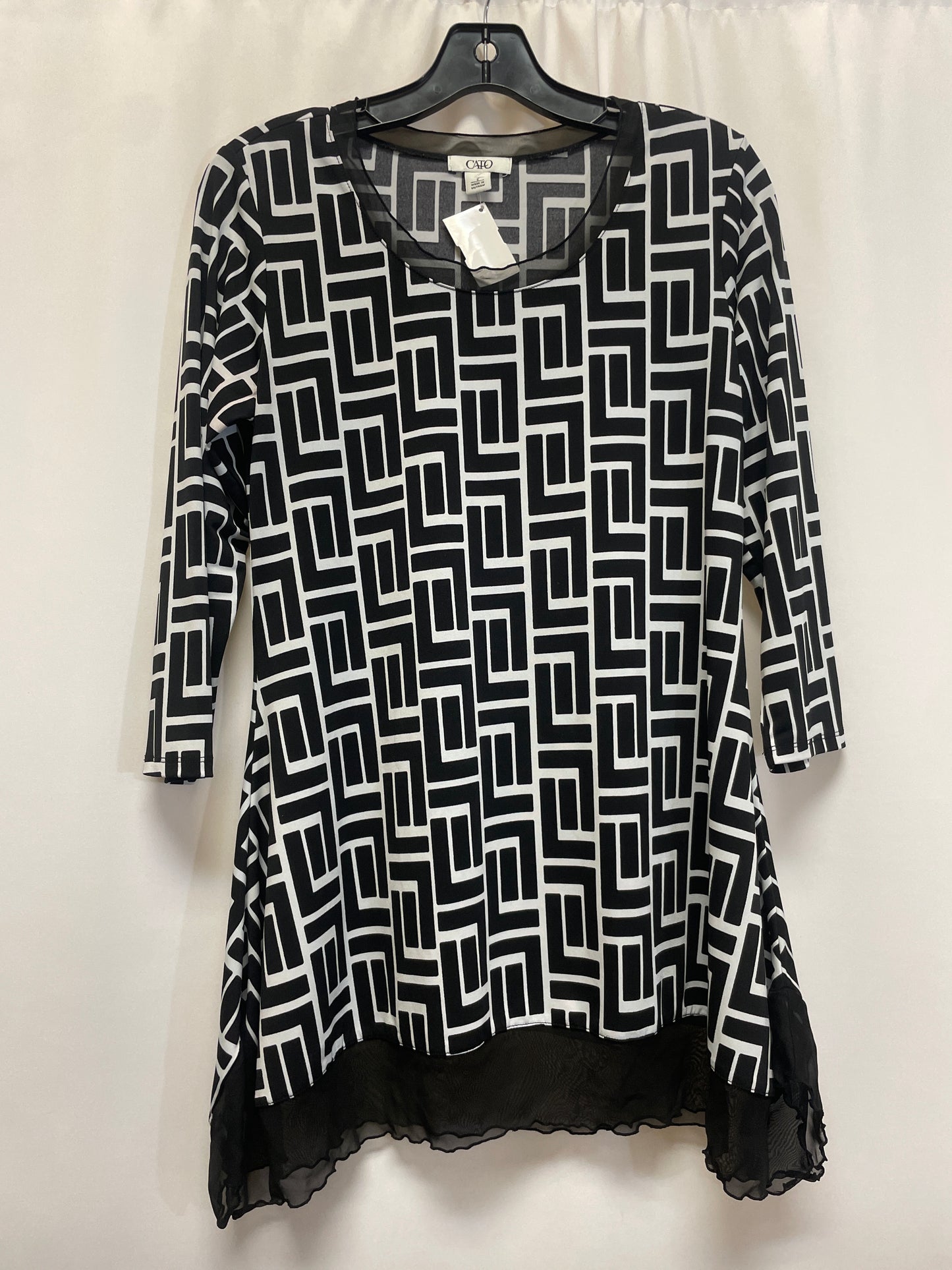 Top 3/4 Sleeve By Cato In Black & White, Size: S