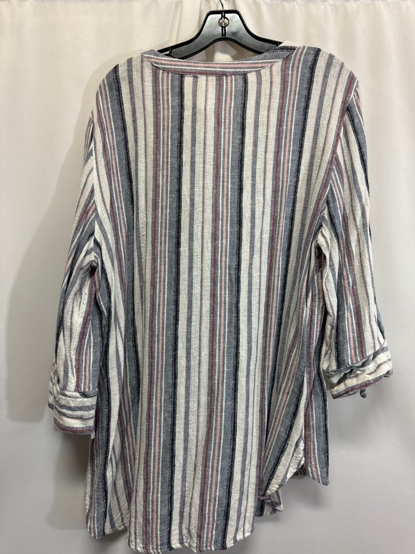 Top Long Sleeve By Cato In White, Size: 1x