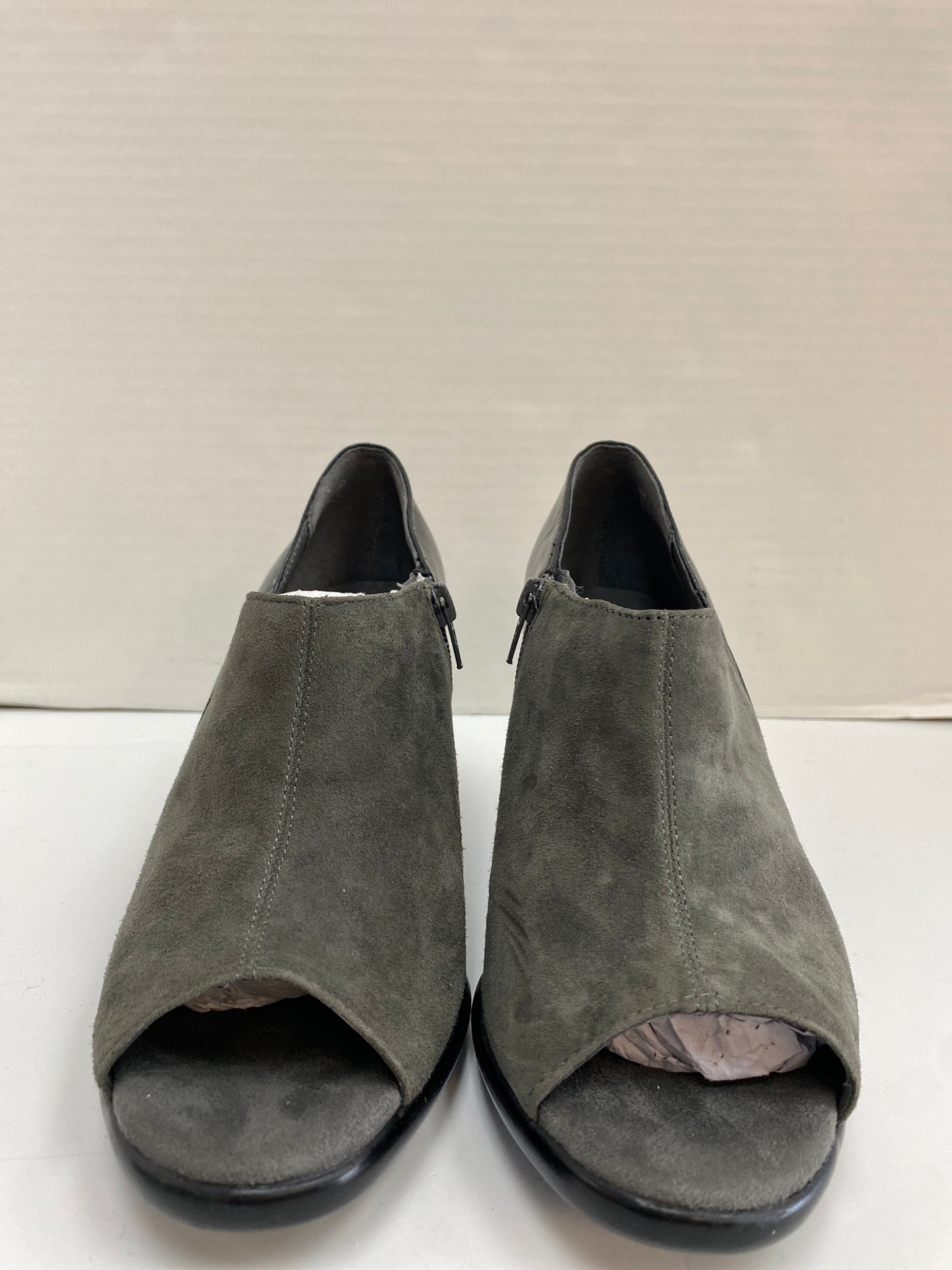 Shoes Heels Block By Aerosoles In Grey, Size: 8.5