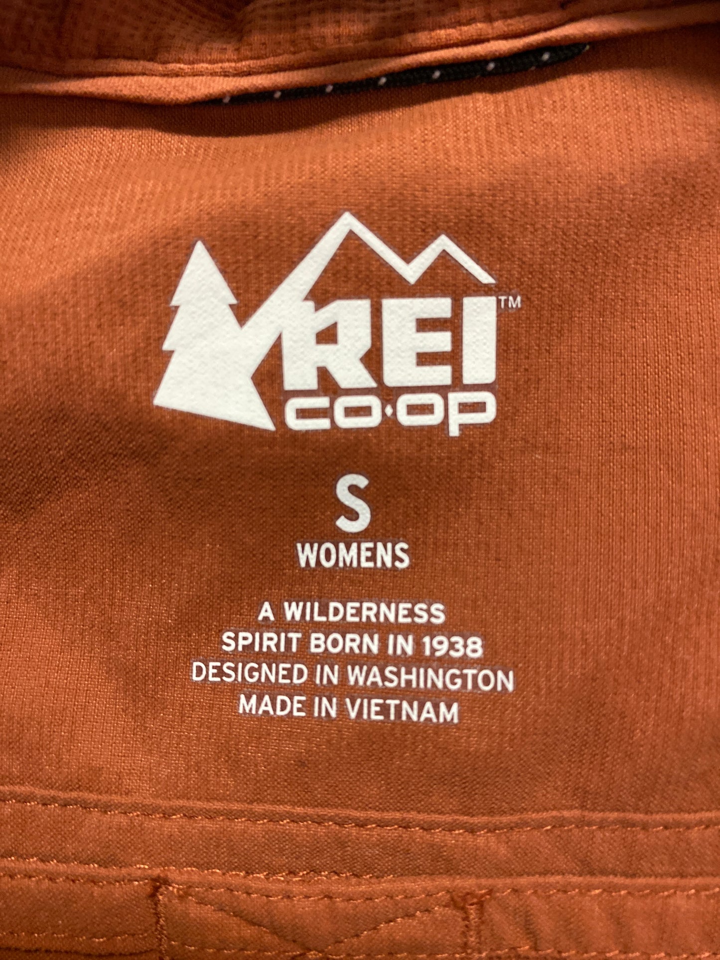 Top Long Sleeve By Rei In Brown, Size: S