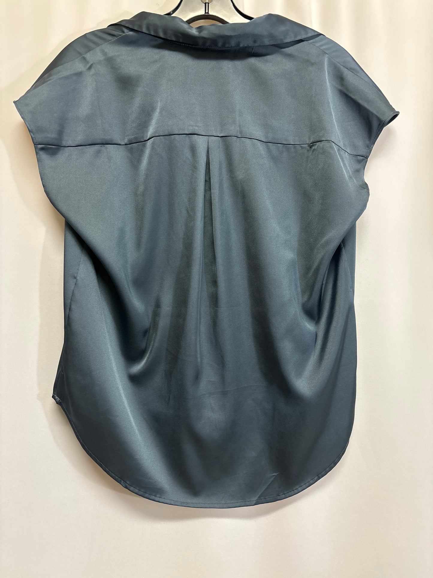 Top Sleeveless By Banana Republic In Blue, Size: Xs