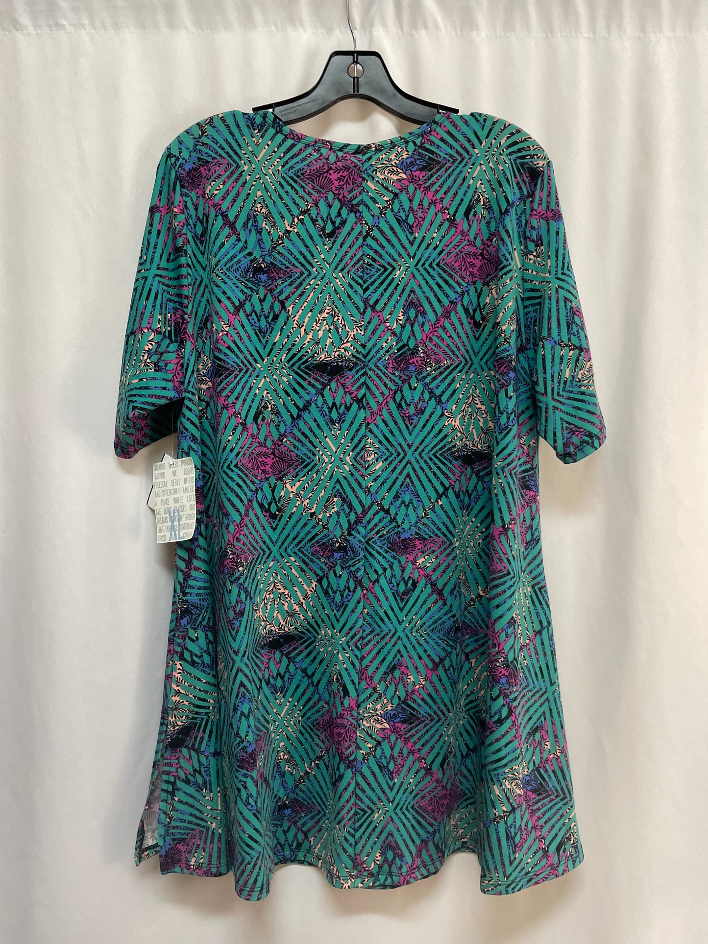 Top Short Sleeve By Lularoe In Green, Size: Xl