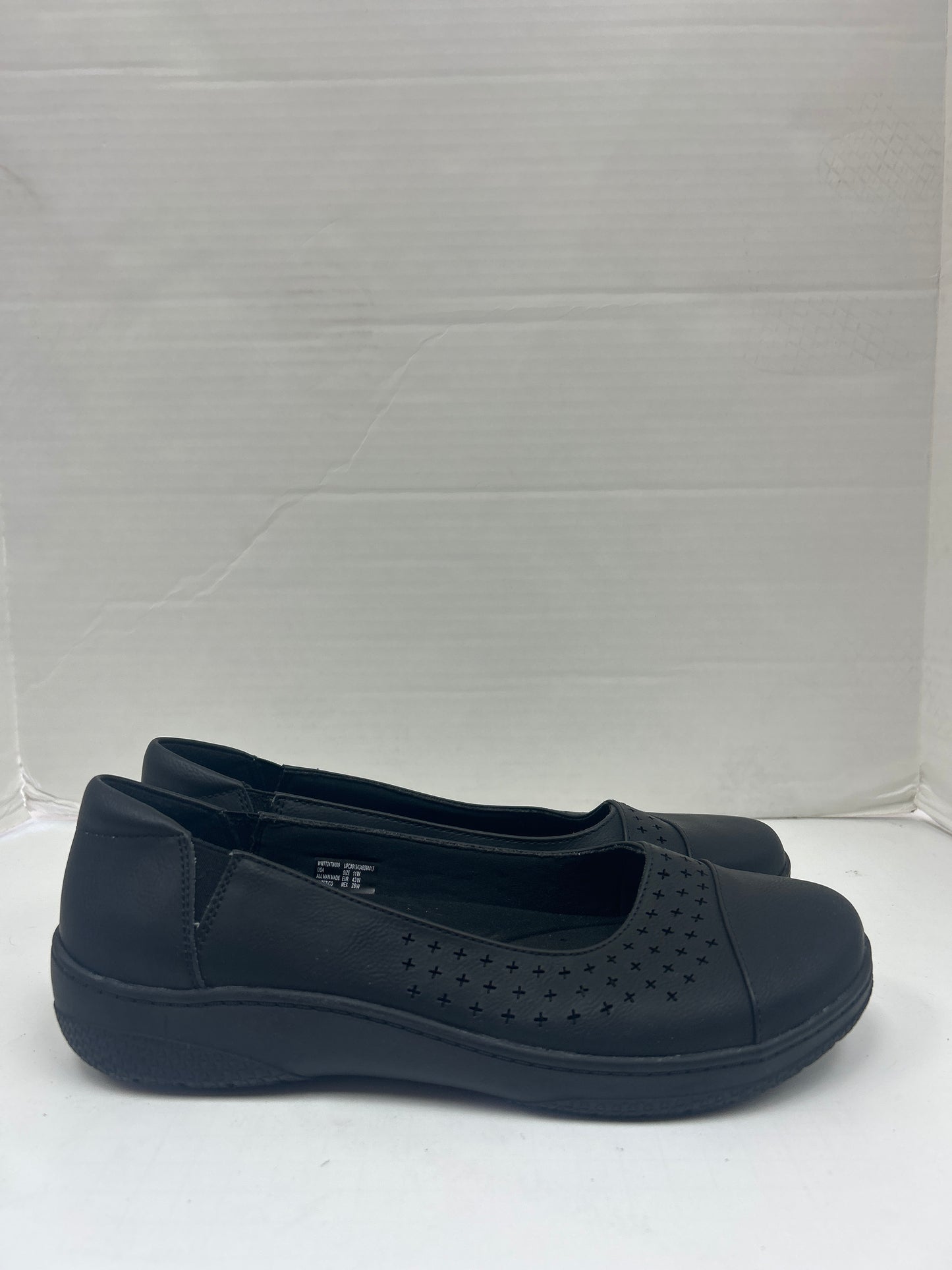 Shoes Flats By Time And Tru In Black, Size: 11