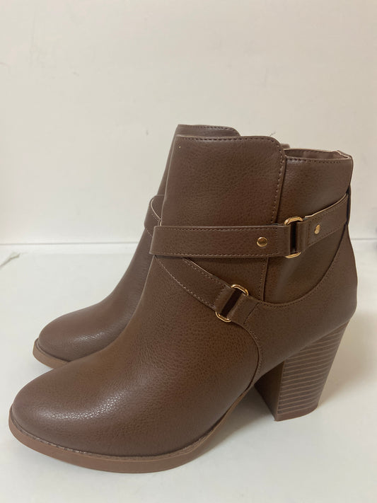 Boots Ankle Heels By Serra In Brown, Size: 9