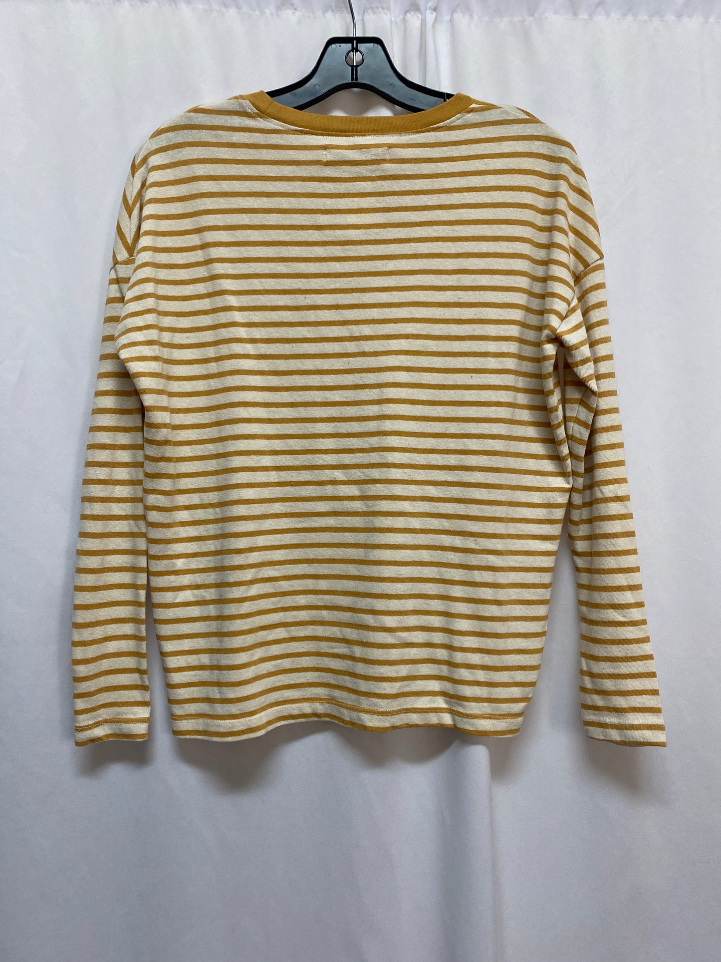 Top Long Sleeve By Clothes Mentor In Yellow, Size: Xxs