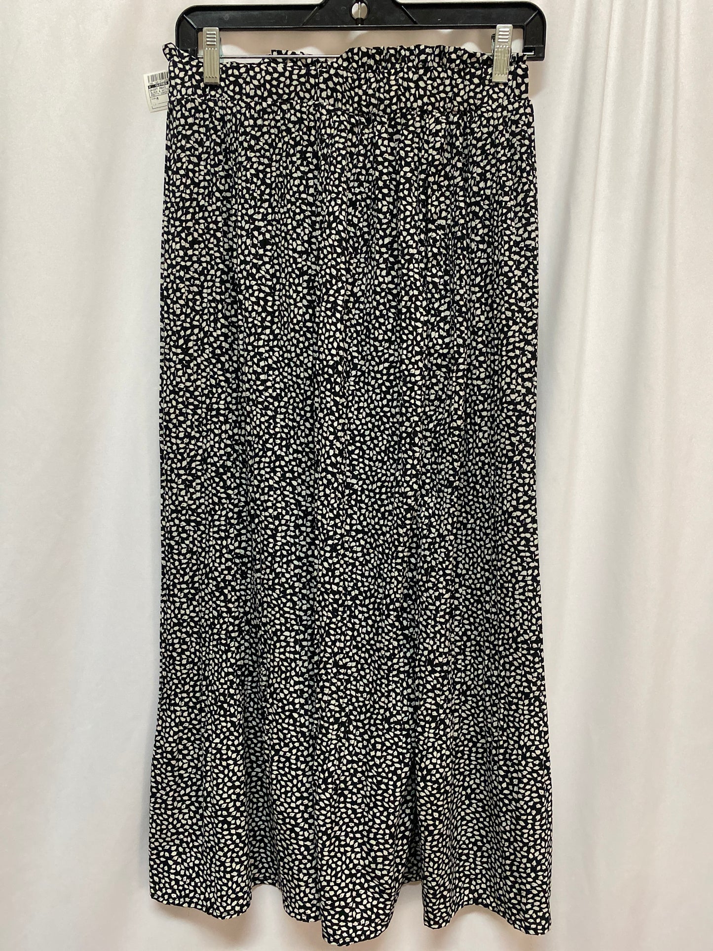 Skirt Maxi By Clothes Mentor In Black & White, Size: M