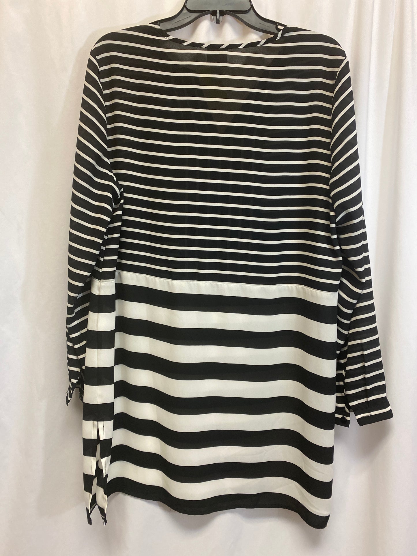 Top Long Sleeve By Chicos In Black & White, Size: L