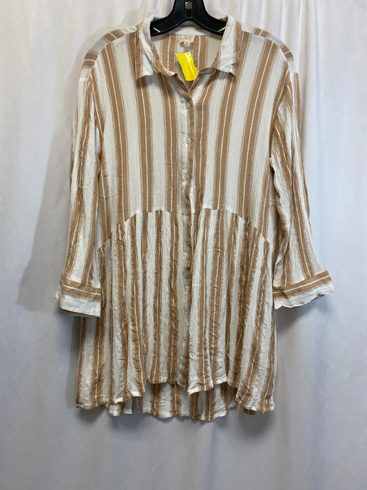 Top Long Sleeve By Clothes Mentor In Cream, Size: M