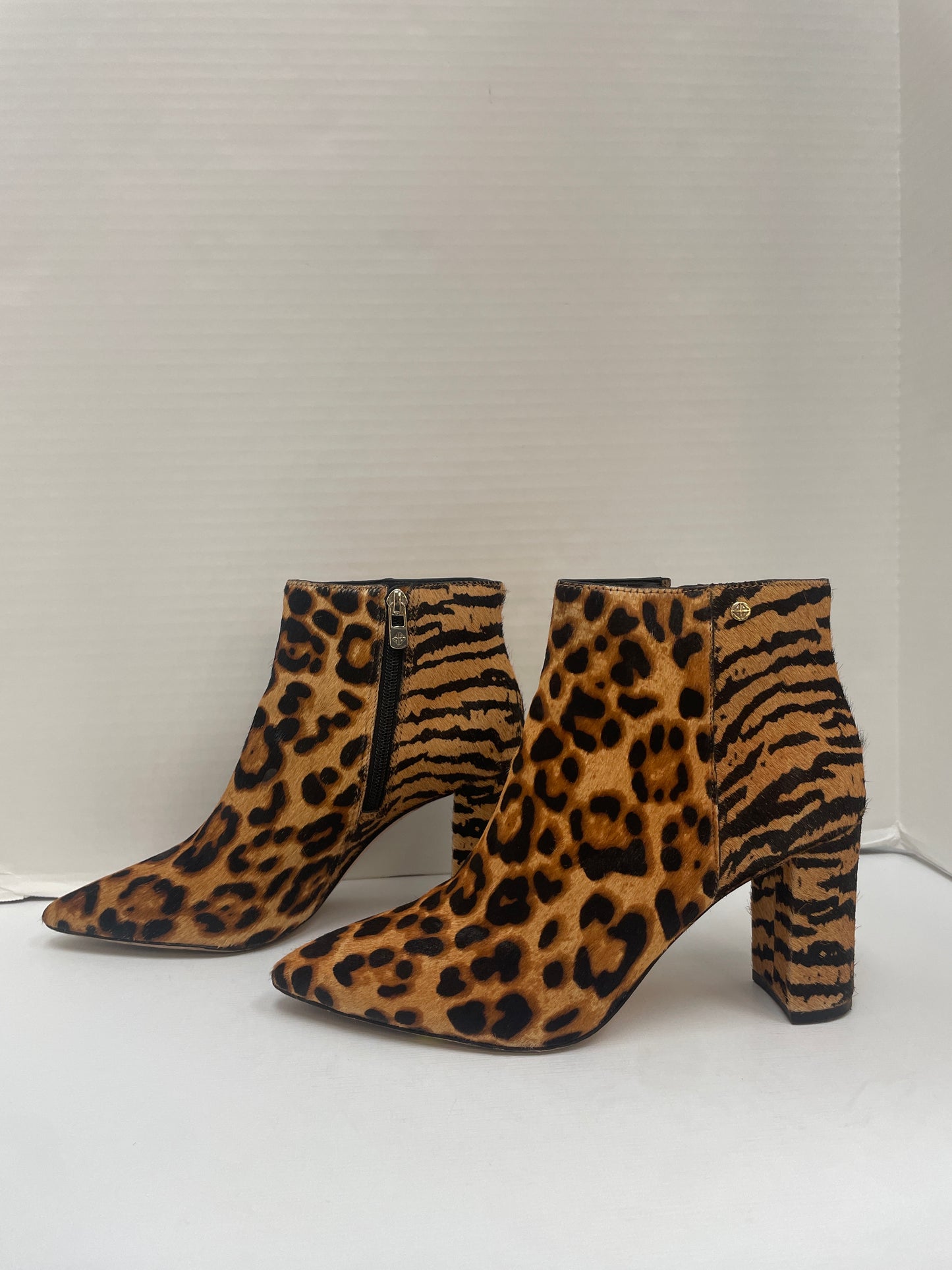 Boots Ankle Heels By Antonio Melani In Animal Print, Size: 8.5