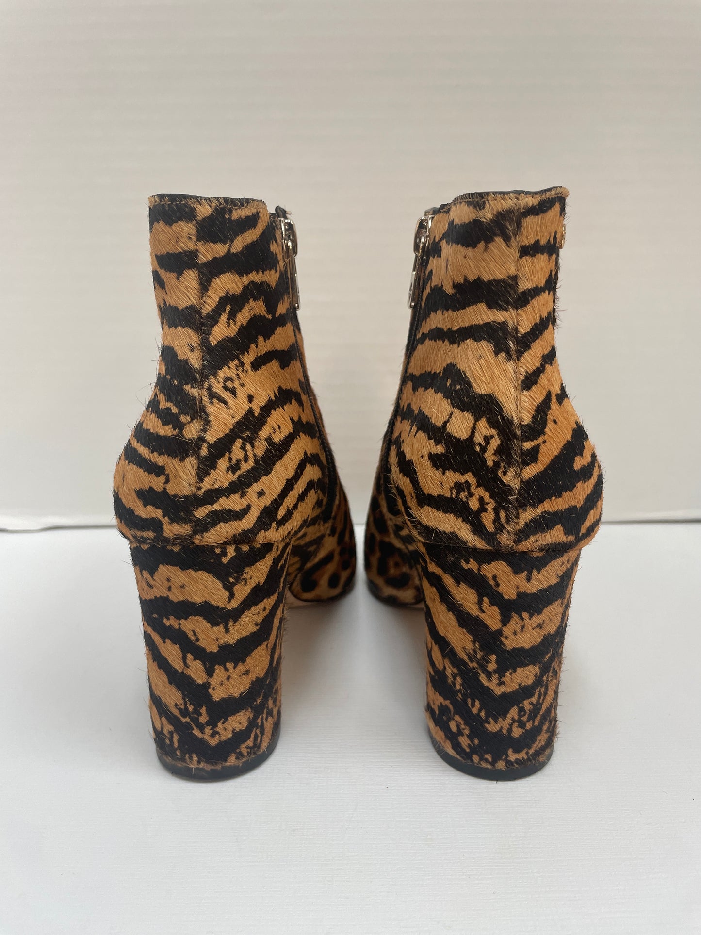 Boots Ankle Heels By Antonio Melani In Animal Print, Size: 8.5