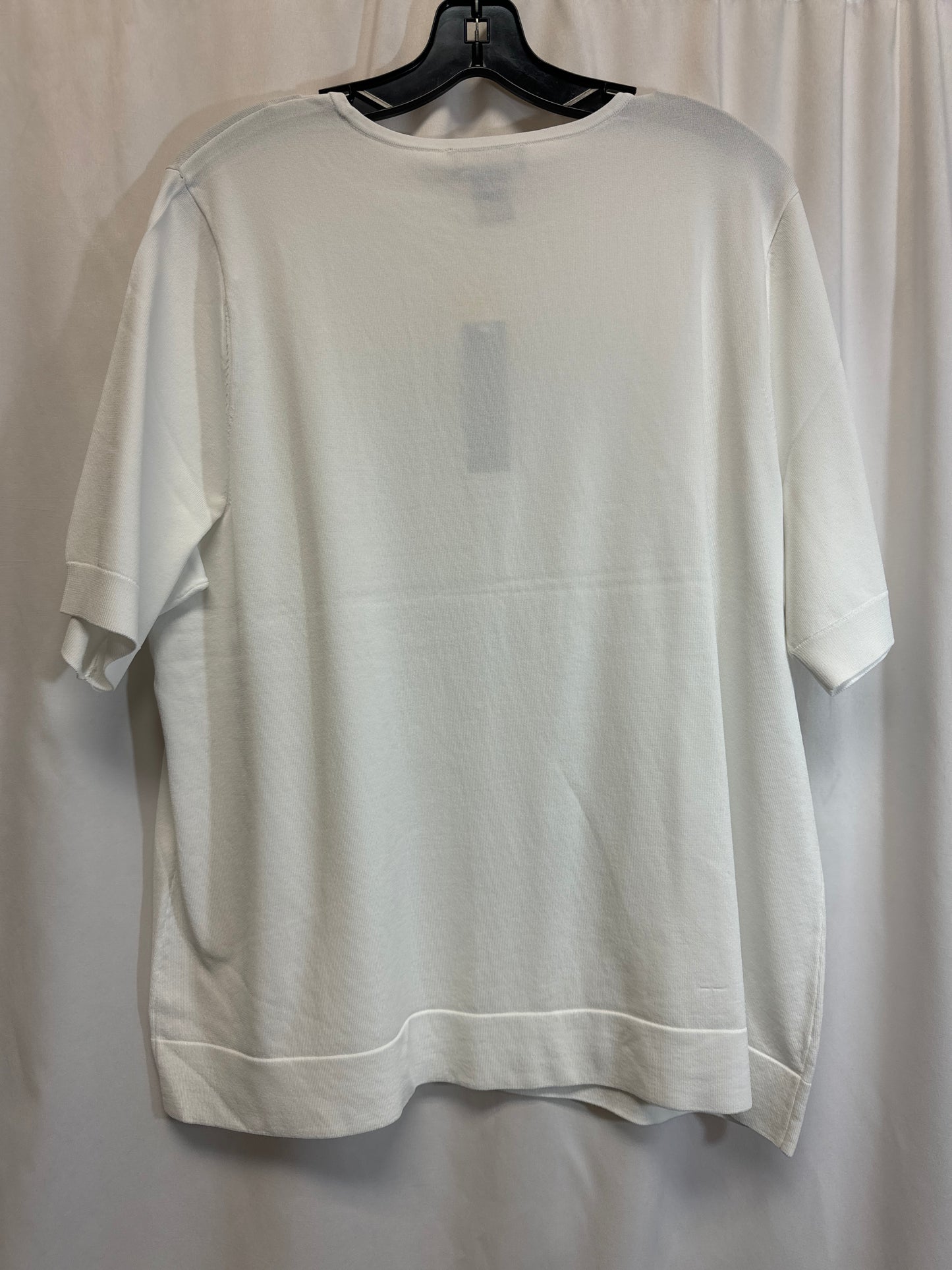 Top Short Sleeve By Investments In White, Size: 2x