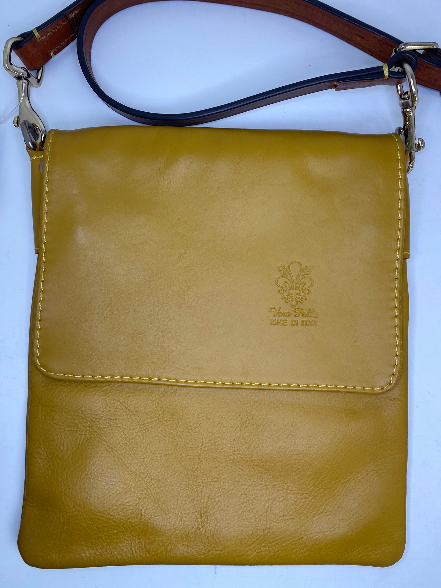 Crossbody By Clothes Mentor, Size: Medium