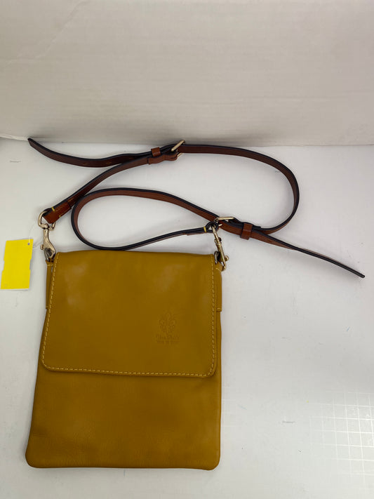 Crossbody By Clothes Mentor, Size: Medium