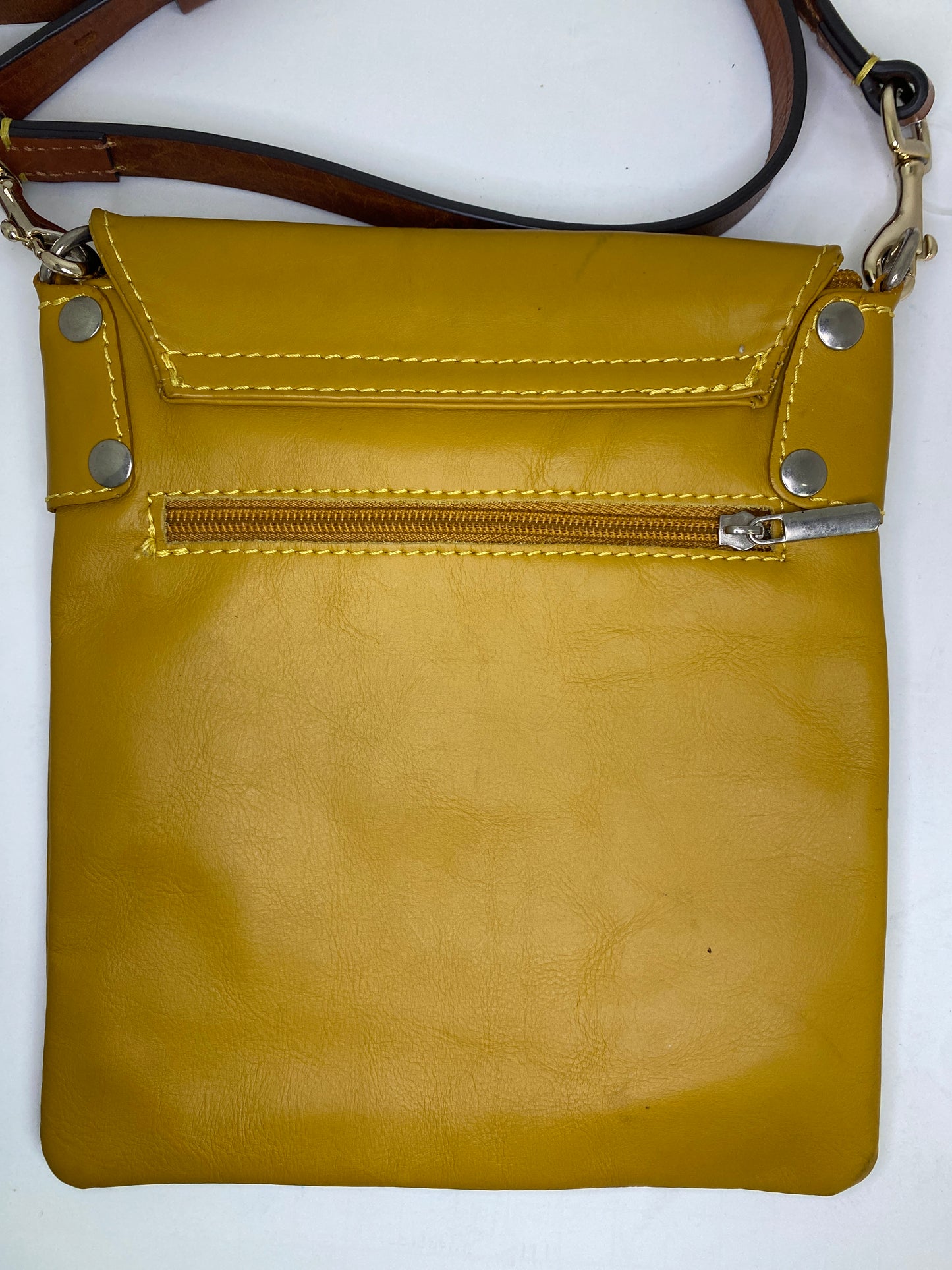 Crossbody By Clothes Mentor, Size: Medium