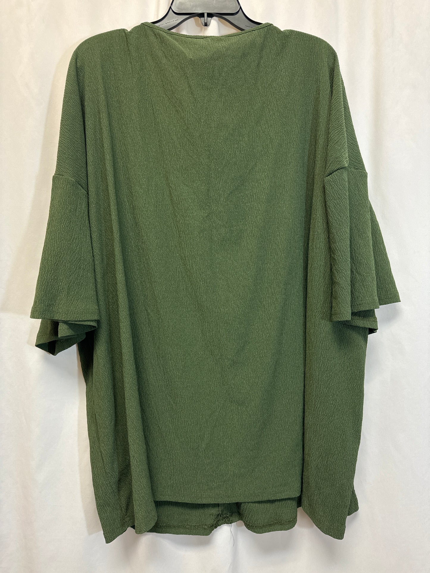 Top Short Sleeve By Clothes Mentor In Green, Size: 4x