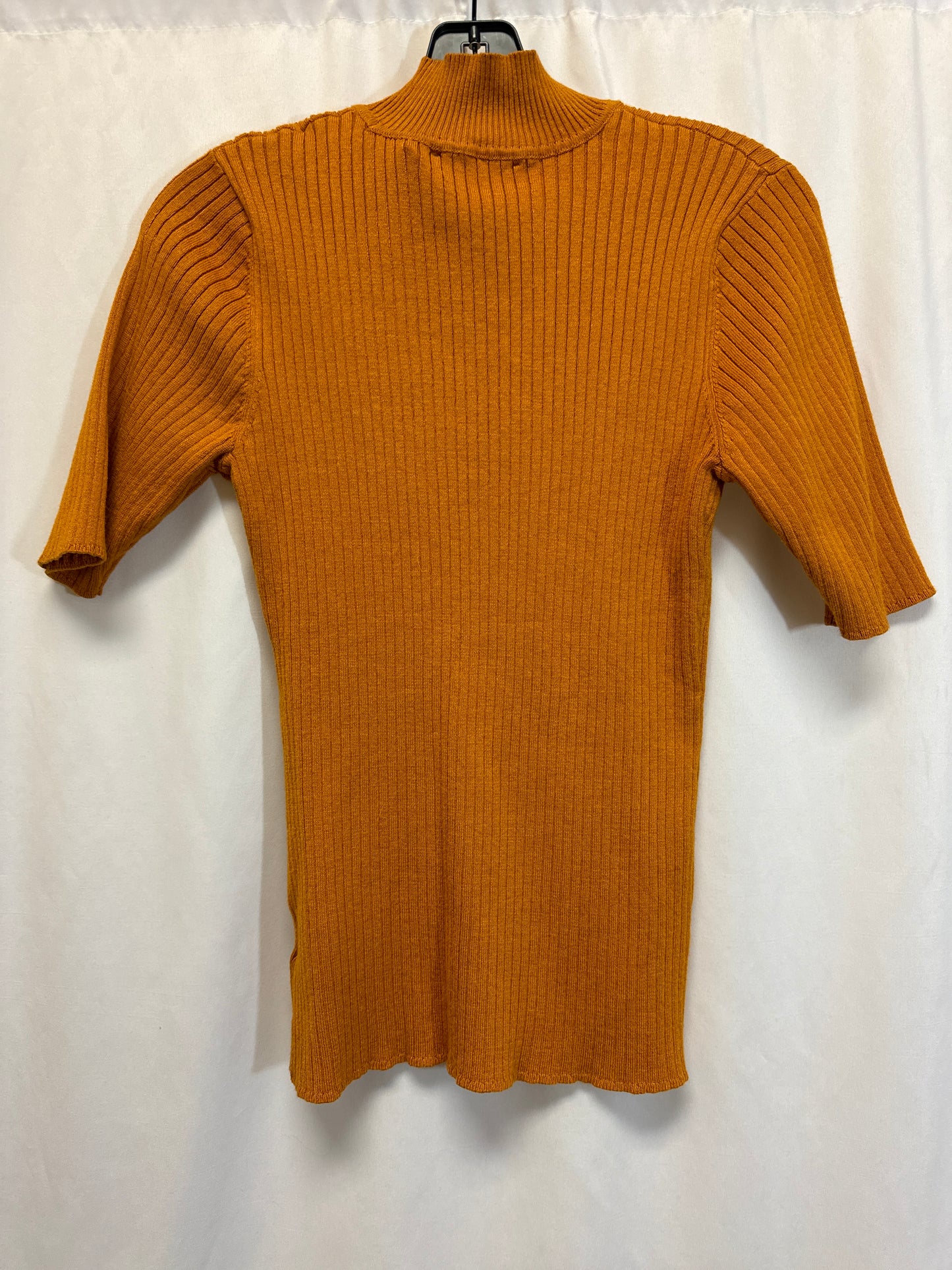 Top Short Sleeve By Clothes Mentor In Orange, Size: L