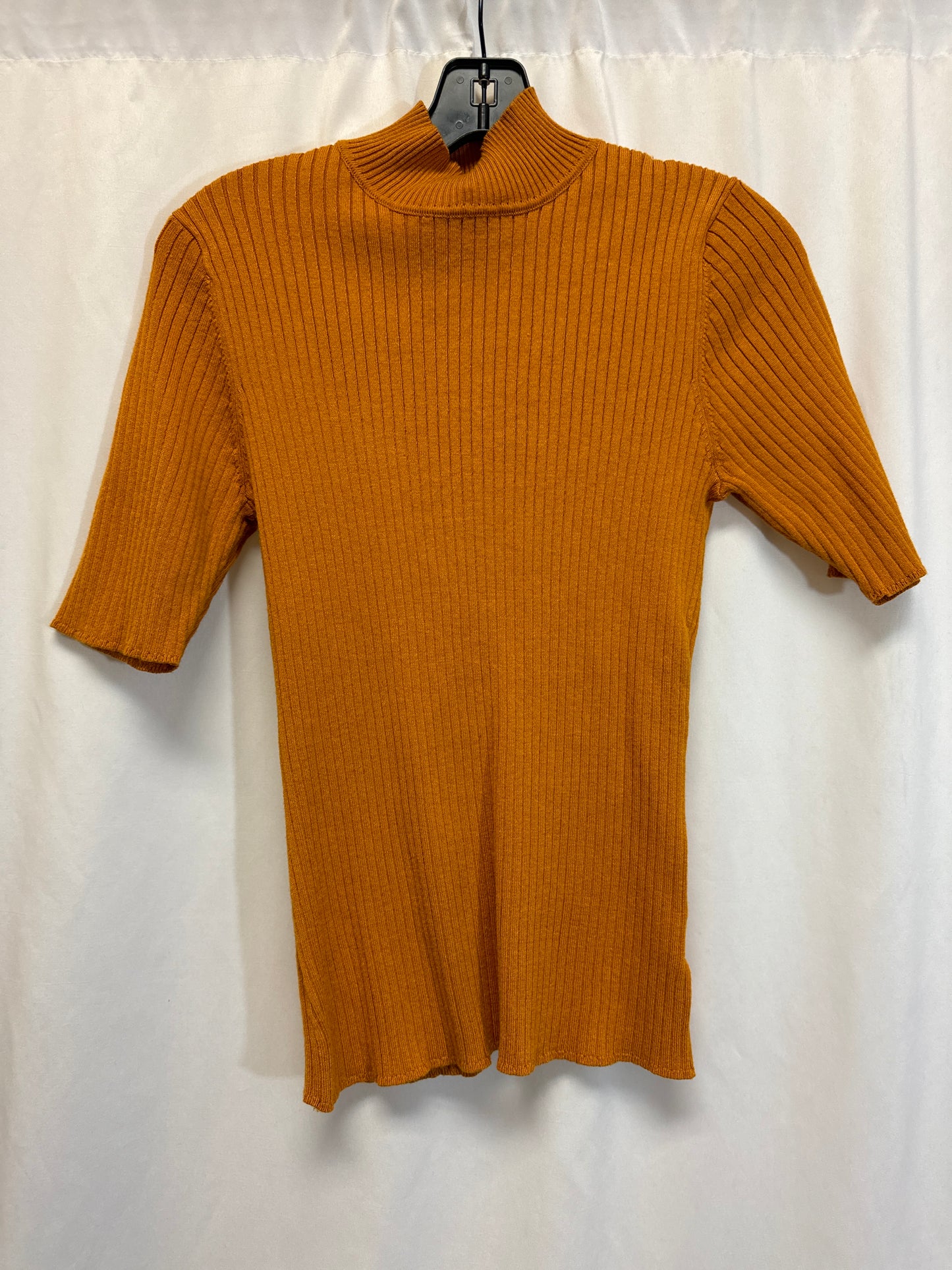 Top Short Sleeve By Clothes Mentor In Orange, Size: L