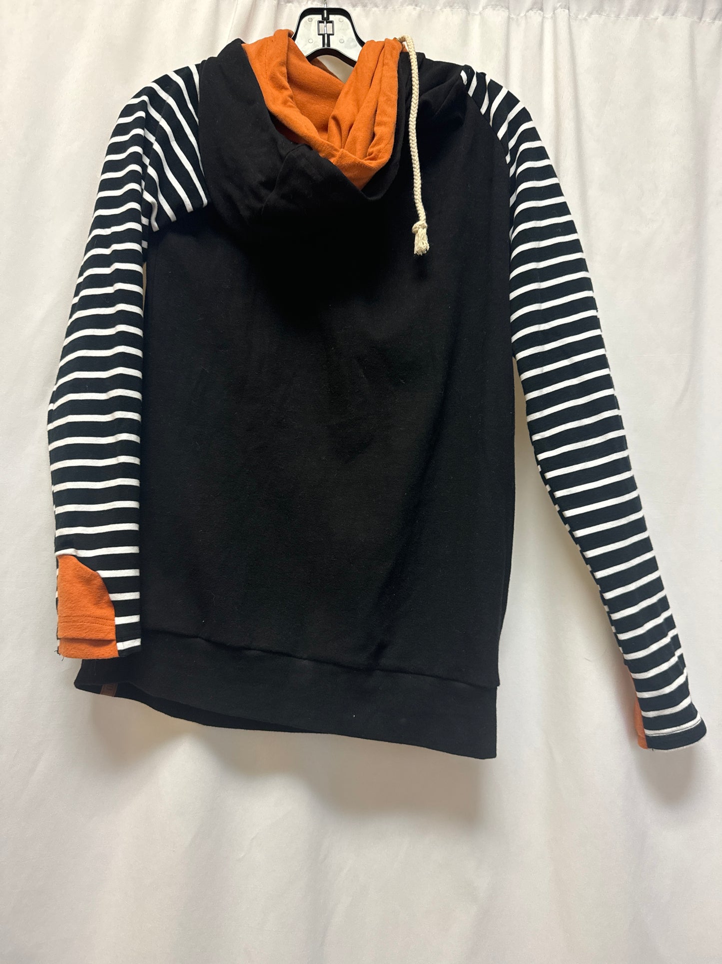 Top Long Sleeve By Clothes Mentor In Black, Size: S