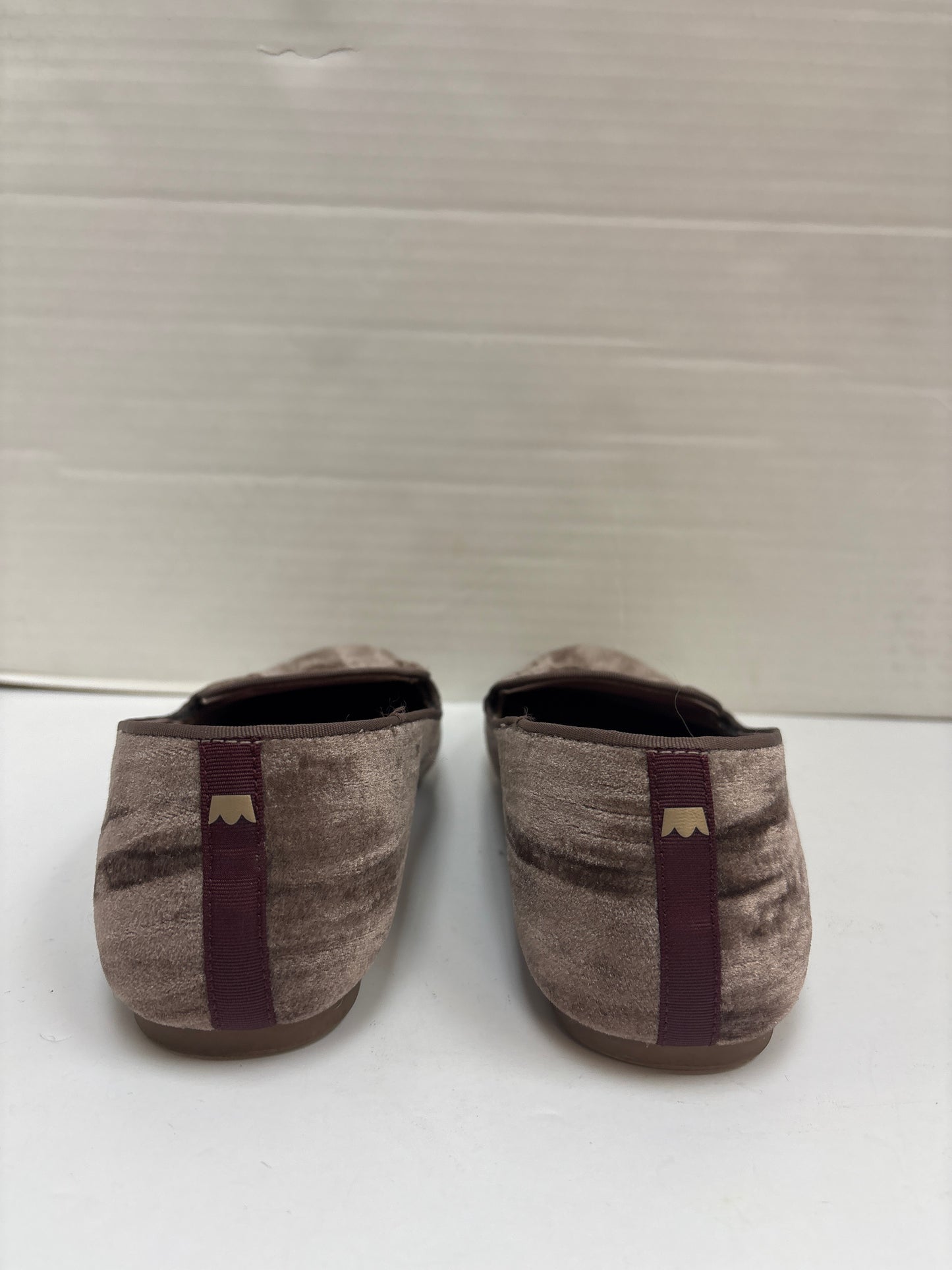 Slippers By Clothes Mentor In Taupe