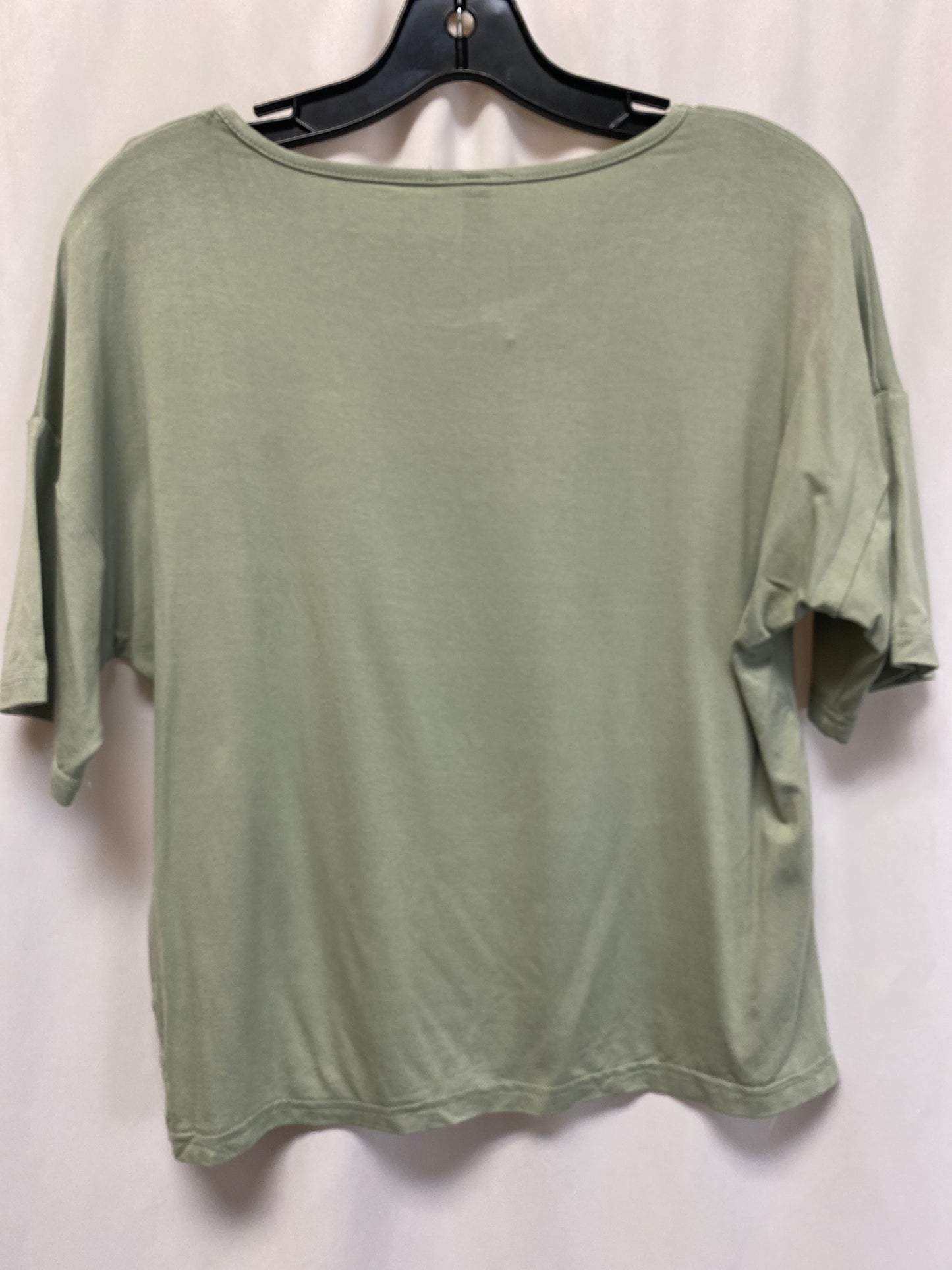 Top Short Sleeve By Clothes Mentor In Green, Size: M