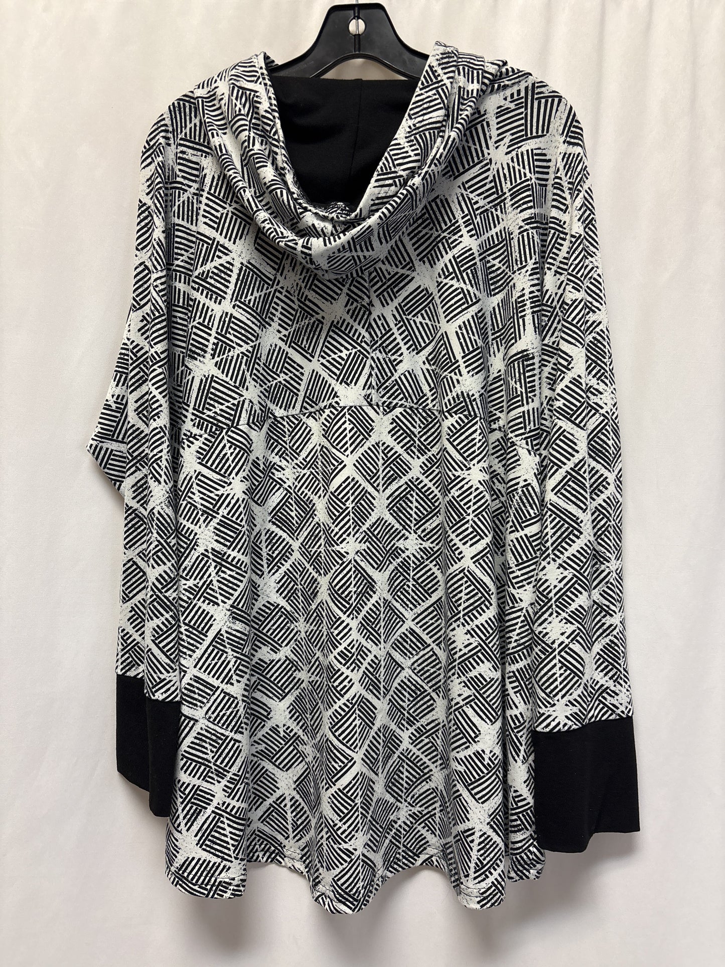 Top Long Sleeve By Lularoe  Size: 3x