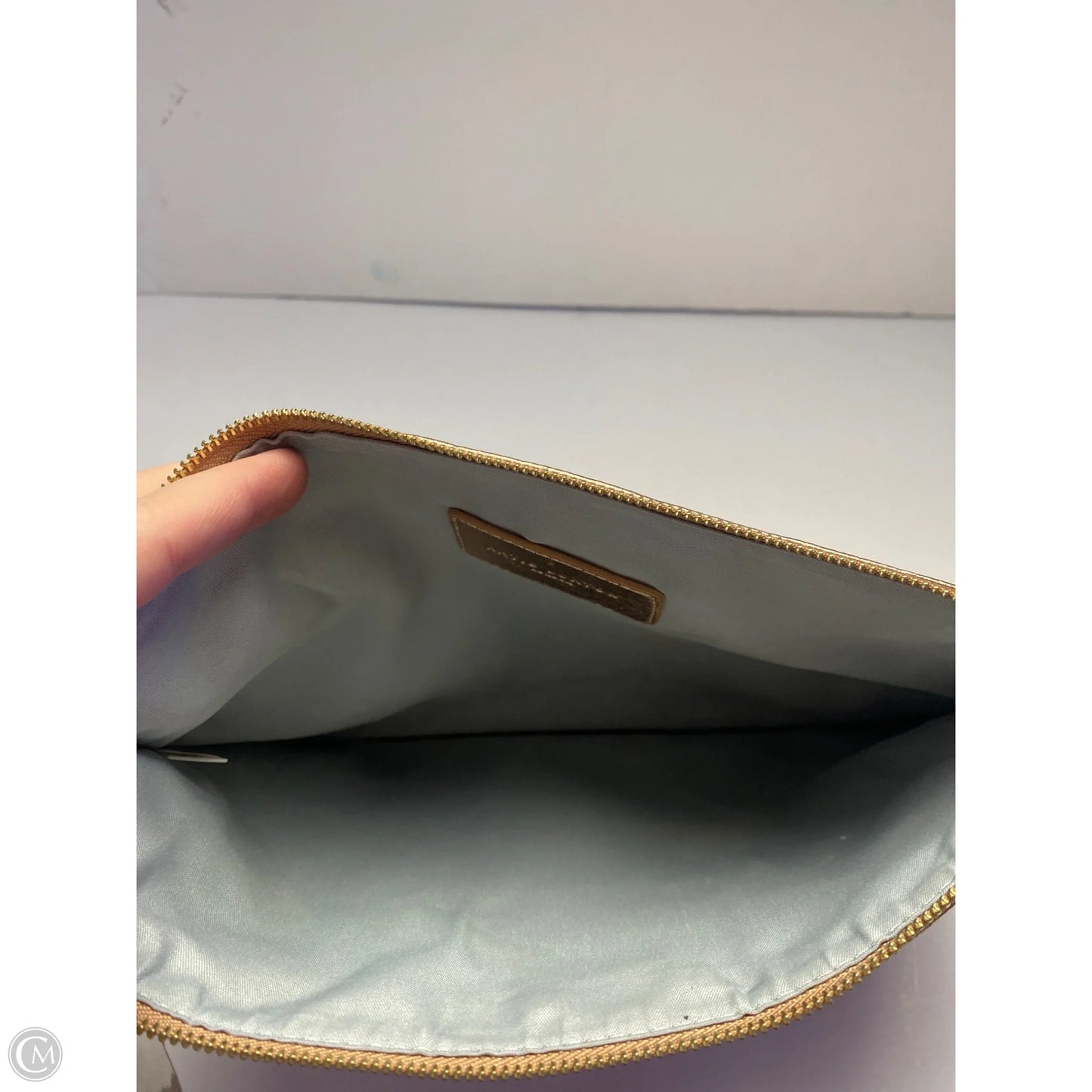 Wristlet By Clothes Mentor, Size: Large