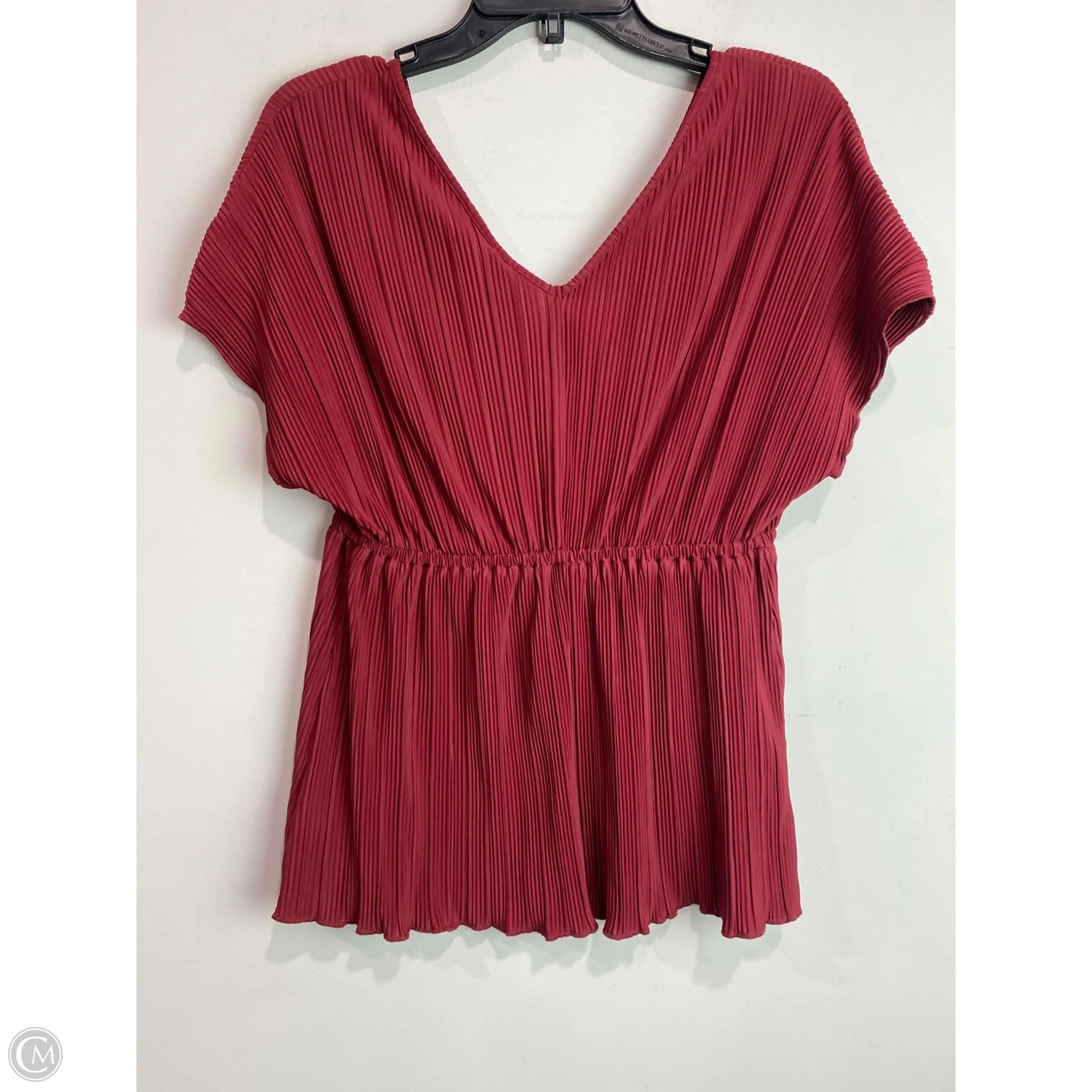 Top Short Sleeve By Ingrid & Isabel In Maroon, Size: S