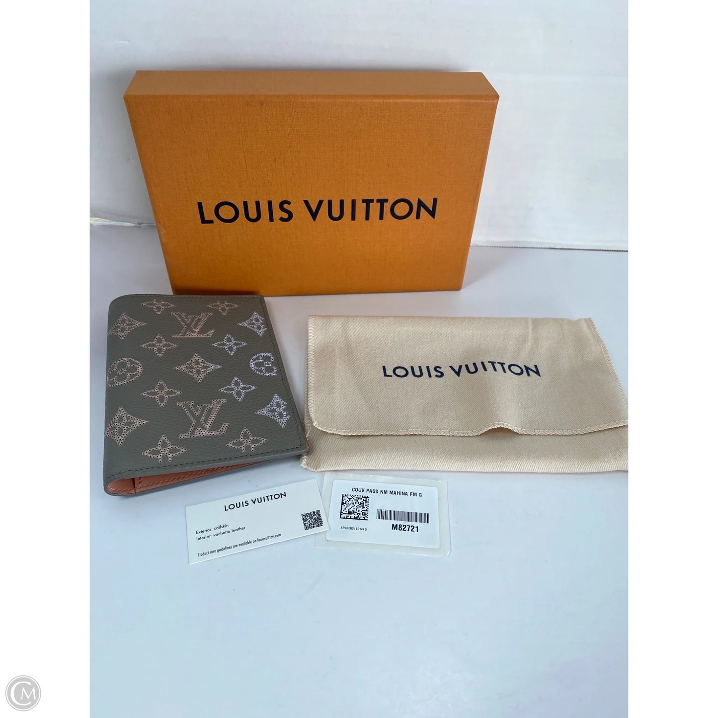 Wallet Luxury Designer By Louis Vuitton, Size: Medium