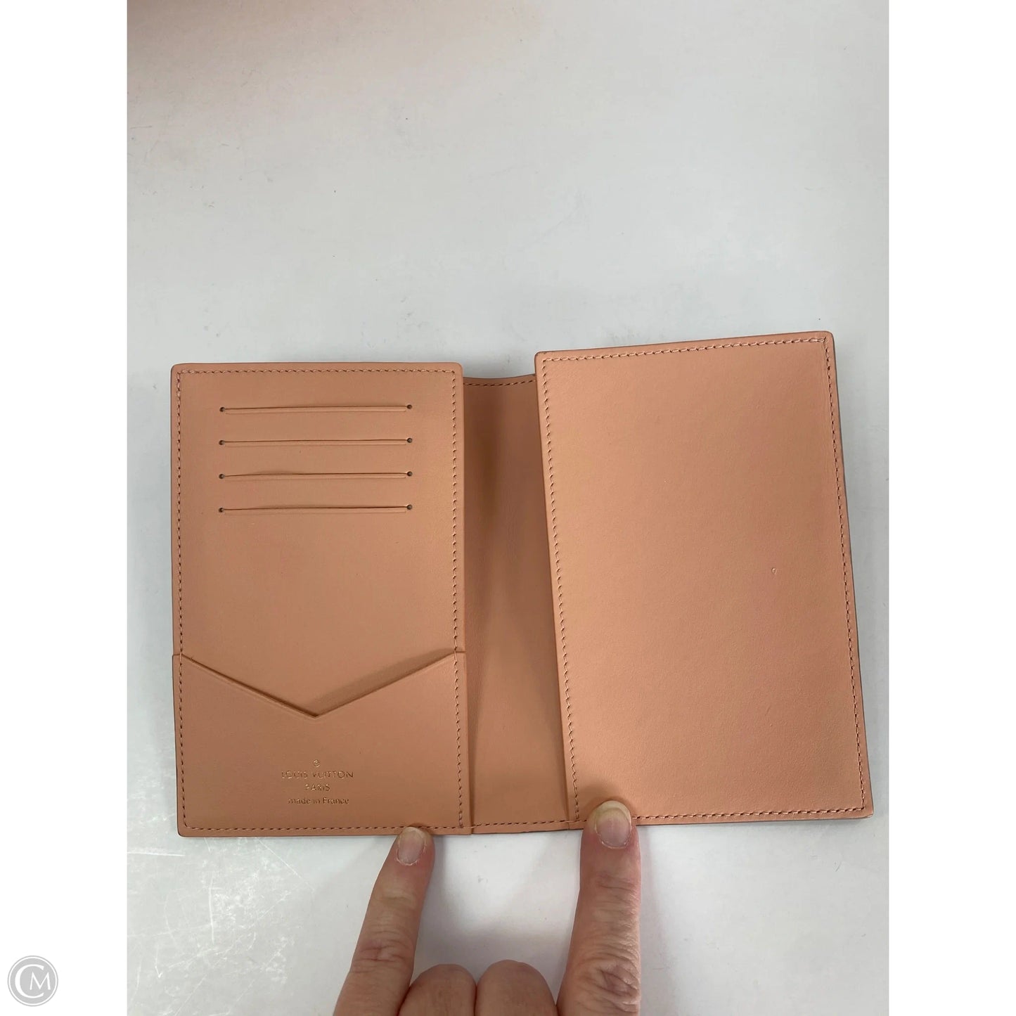 Wallet Luxury Designer By Louis Vuitton, Size: Medium
