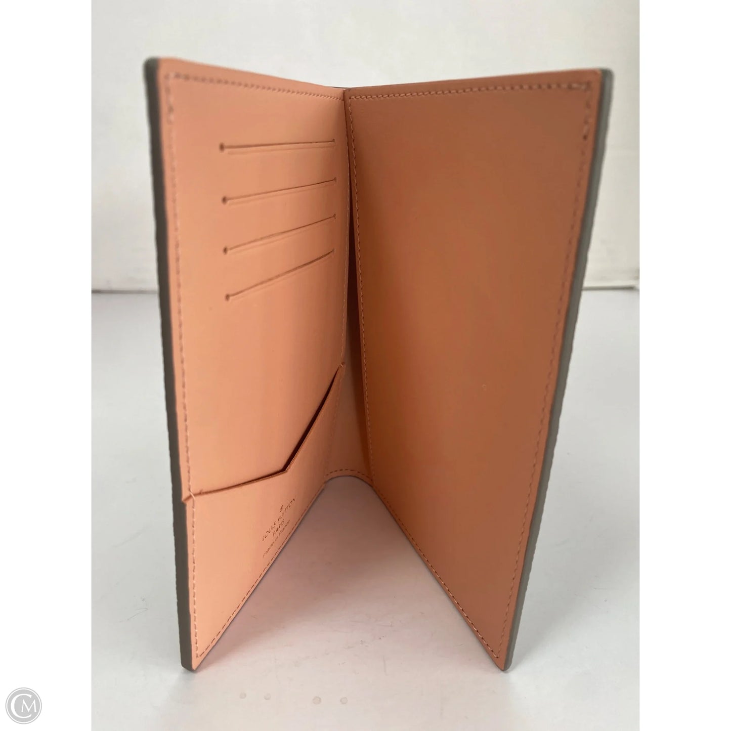 Wallet Luxury Designer By Louis Vuitton, Size: Medium